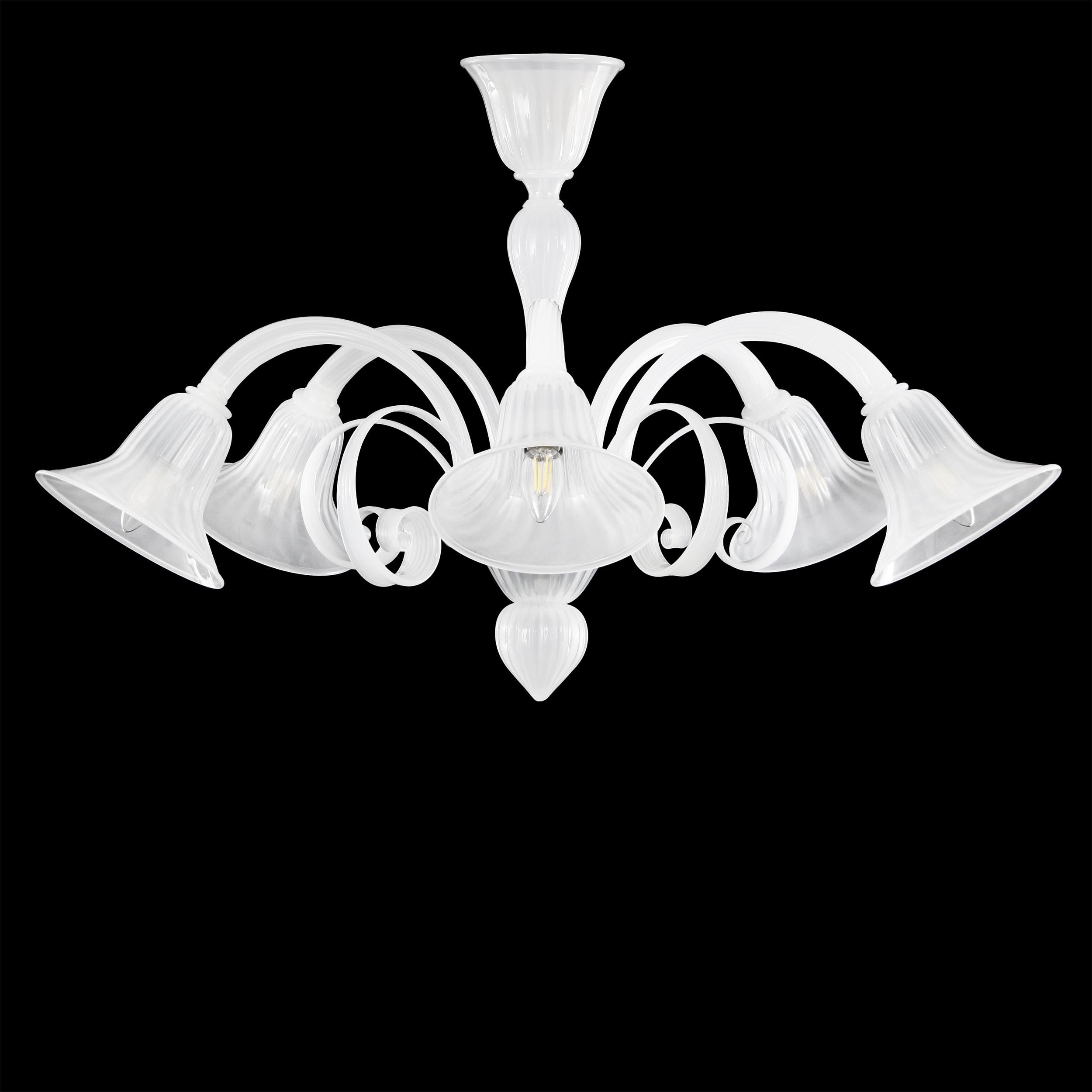Capriccio by Multiforme is a 5 lights ceiling lamp white silk Murano glass with curls.
Inspired by the Classic Venetian tradition it is characterized by a central column where many blown glass “pastoral” elements are installed. These curl elements