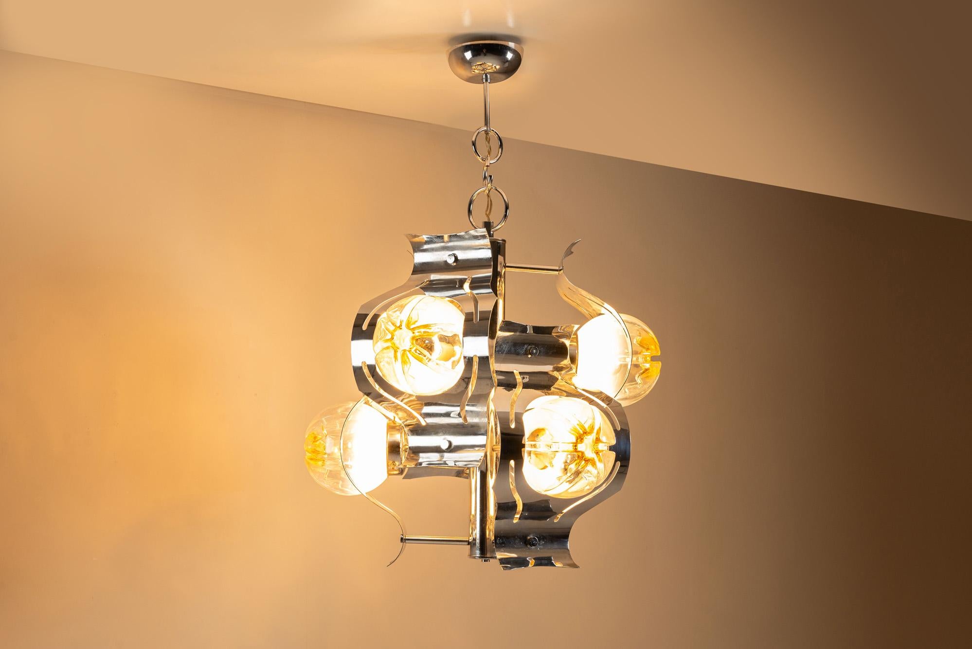 Mid-Century moderno Lampada da soffitto attribuita a Mazzega in cromo e vetro, Italia anni '70 in vendita