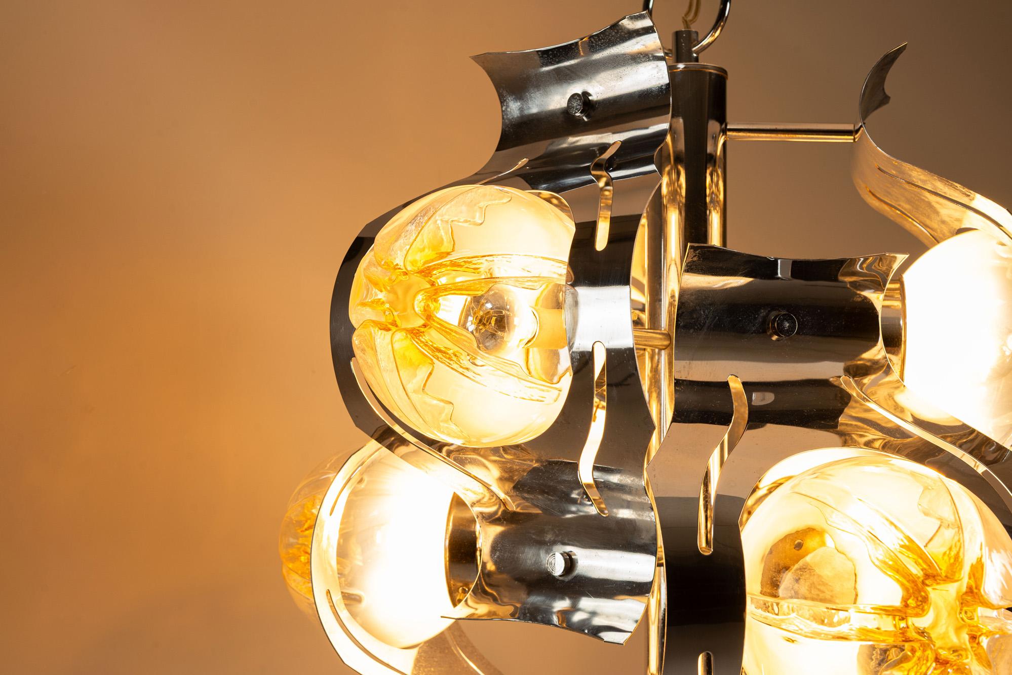 Fine XX secolo Lampada da soffitto attribuita a Mazzega in cromo e vetro, Italia anni '70 in vendita