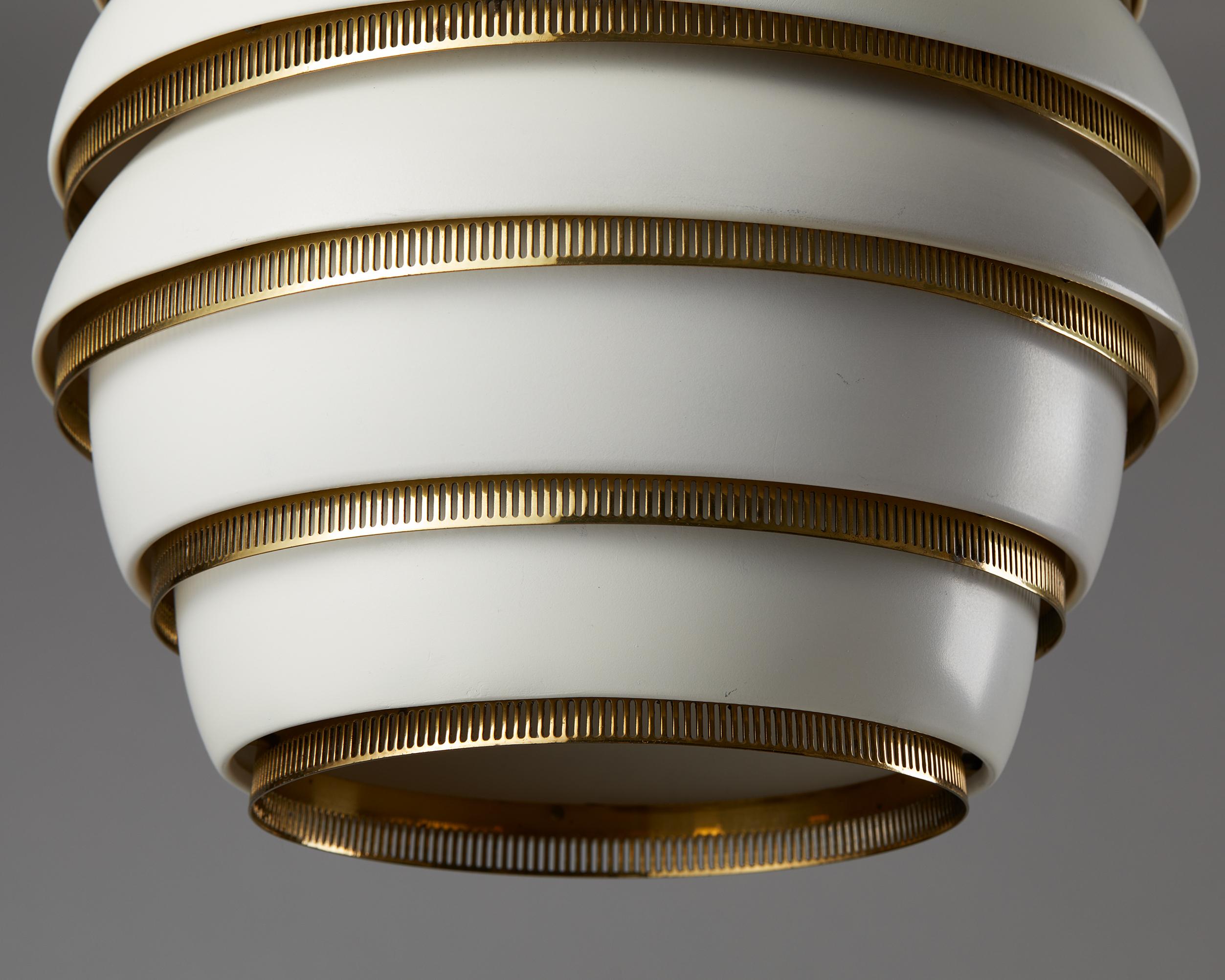 Lampada da soffitto 'Beehive' Modello A332 Disegnata da Alvar Aalto per Valaistustyo In condizioni buone in vendita a Stockholm, SE