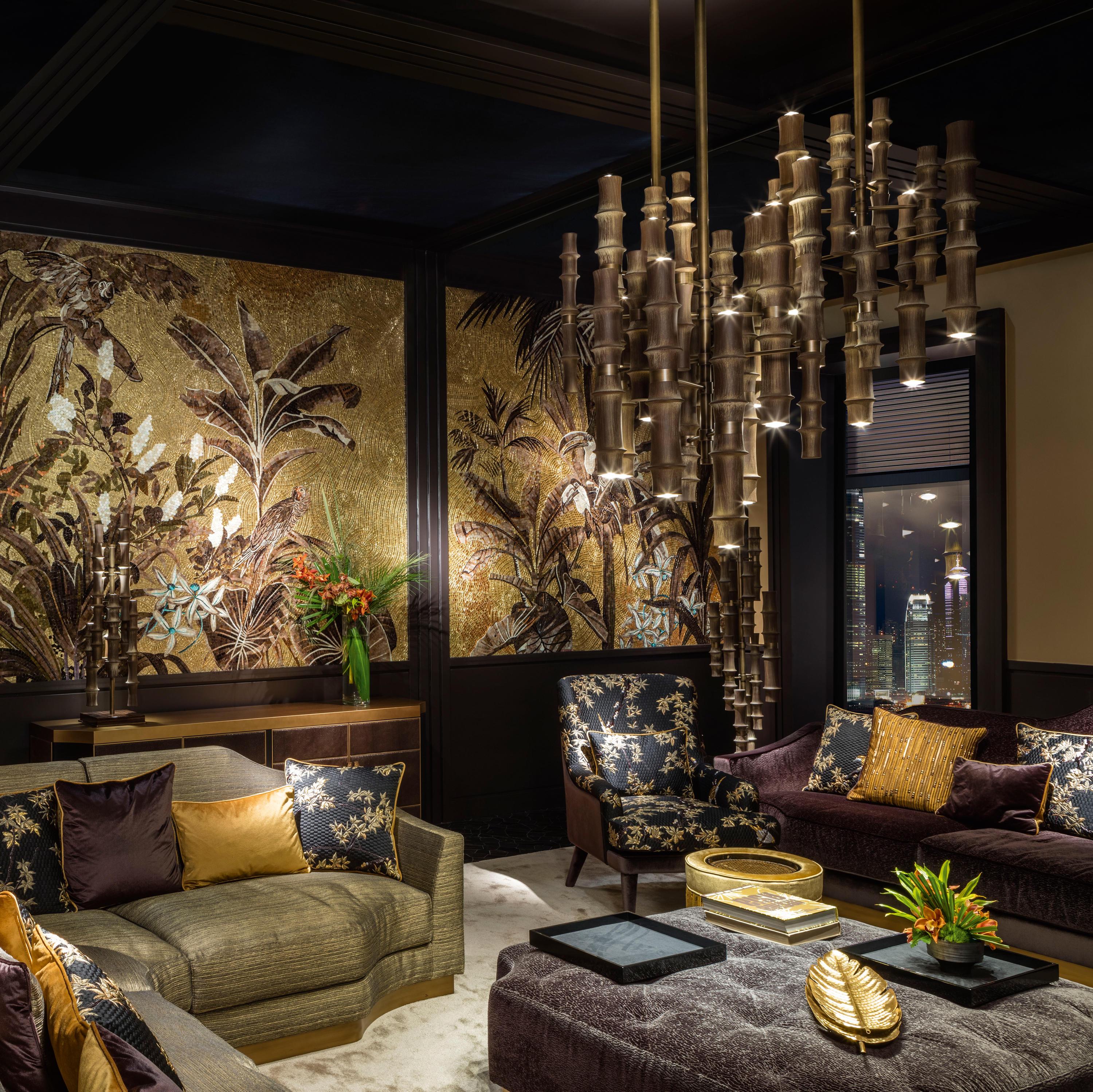 Italiano Lampada da soffitto con struttura in metallo bronzato Elementi in bronzo antico decorati a mano in vendita