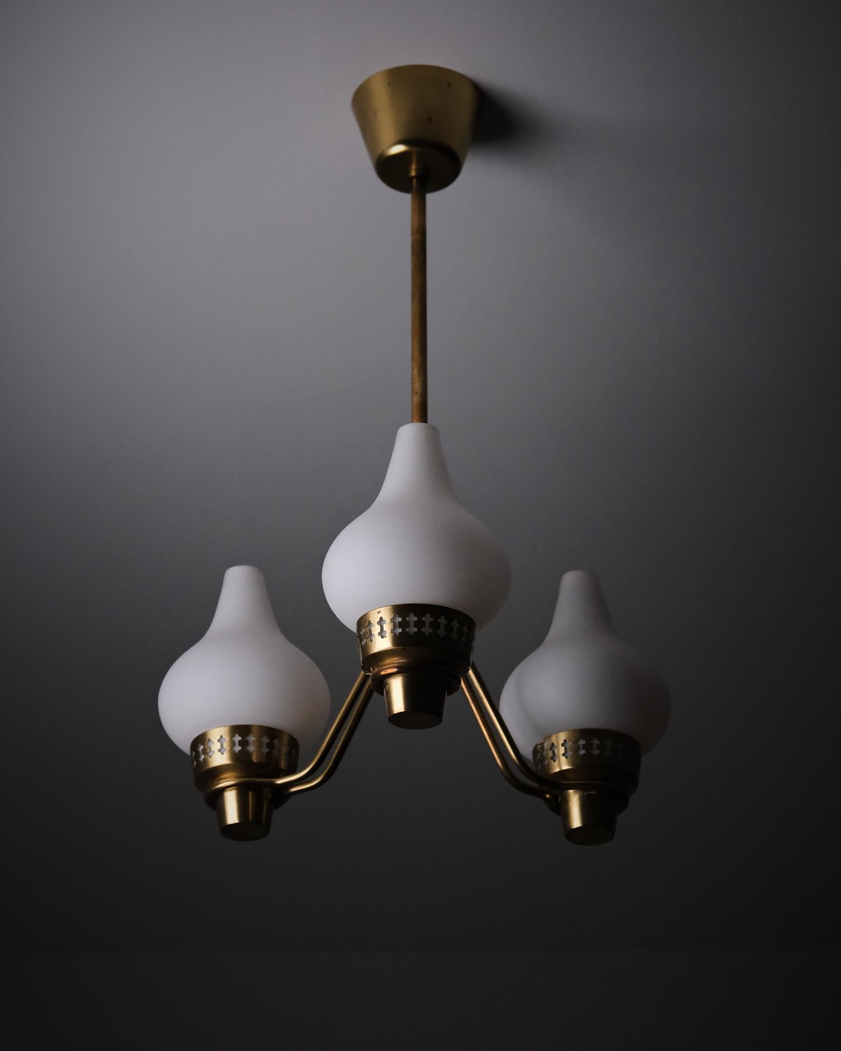 Svedese Lampada da soffitto di Hans Bergström per ASEA, Svezia, anni '50 in vendita