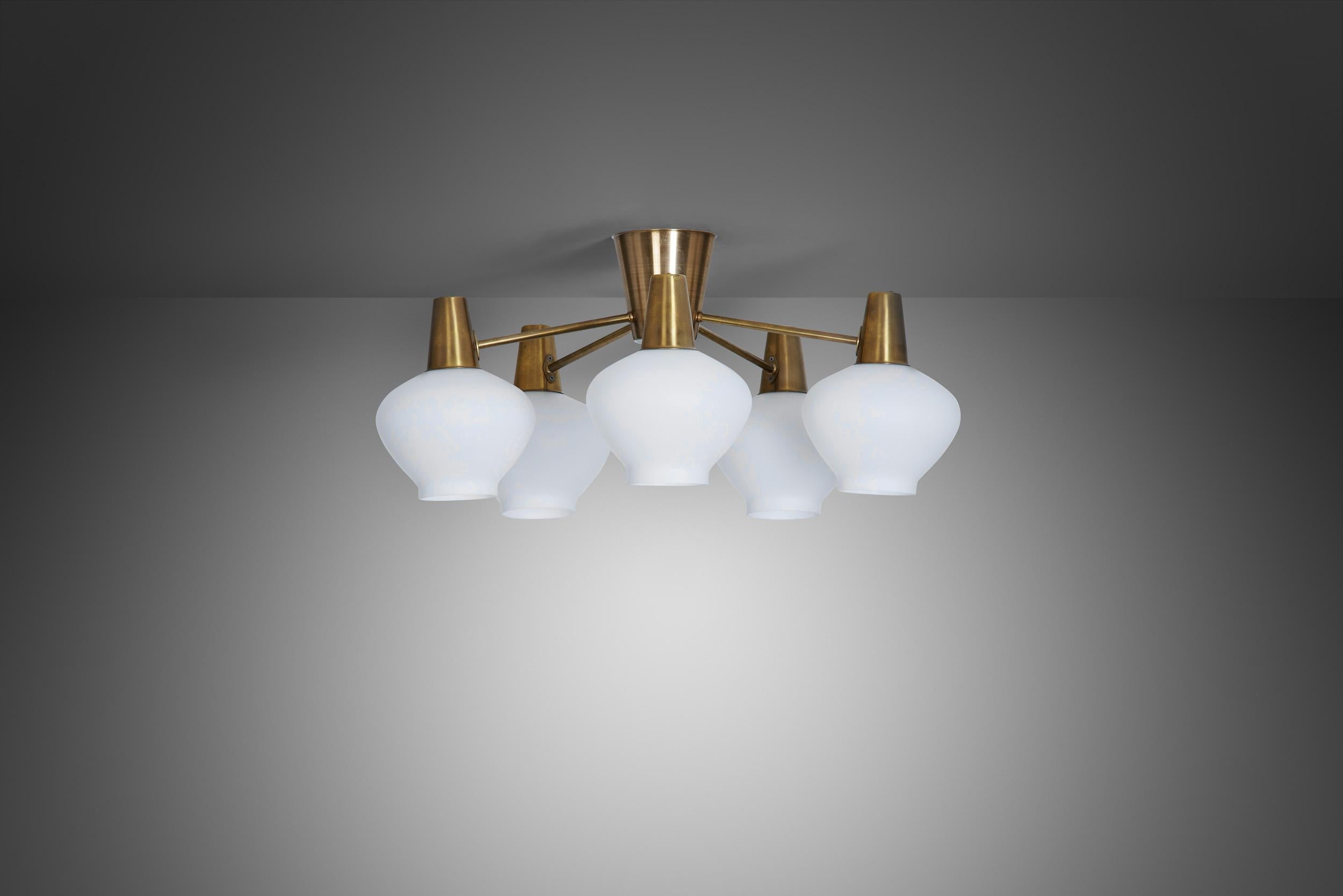 Mid-Century Modern Plafonnier par Hans Bergström pour ASEA, Suède Milieu du 20e siècle en vente