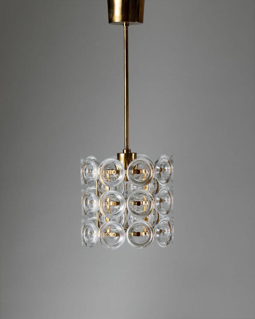 Ceiling lamp designed by Carl Fagerlund for Orrefors,
Sweden, 1960s.

Brass and crystal.

Measures: H: 20 cm
D: 21 cm
Total drop: 57 cm