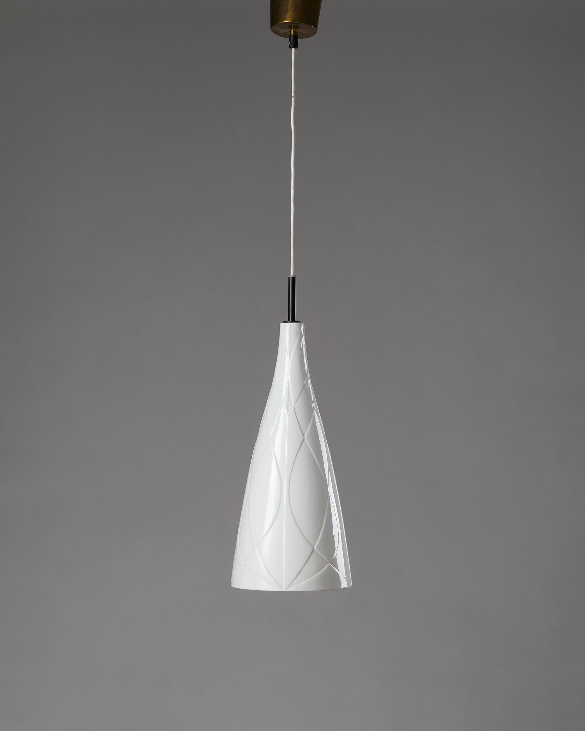 Ceiling lamp designed by Carl-Harry Stålhane for Rörstrand,
Sweden, 1954.

Stoneware.

Measurements: 
H: 52 cm/ 1'9