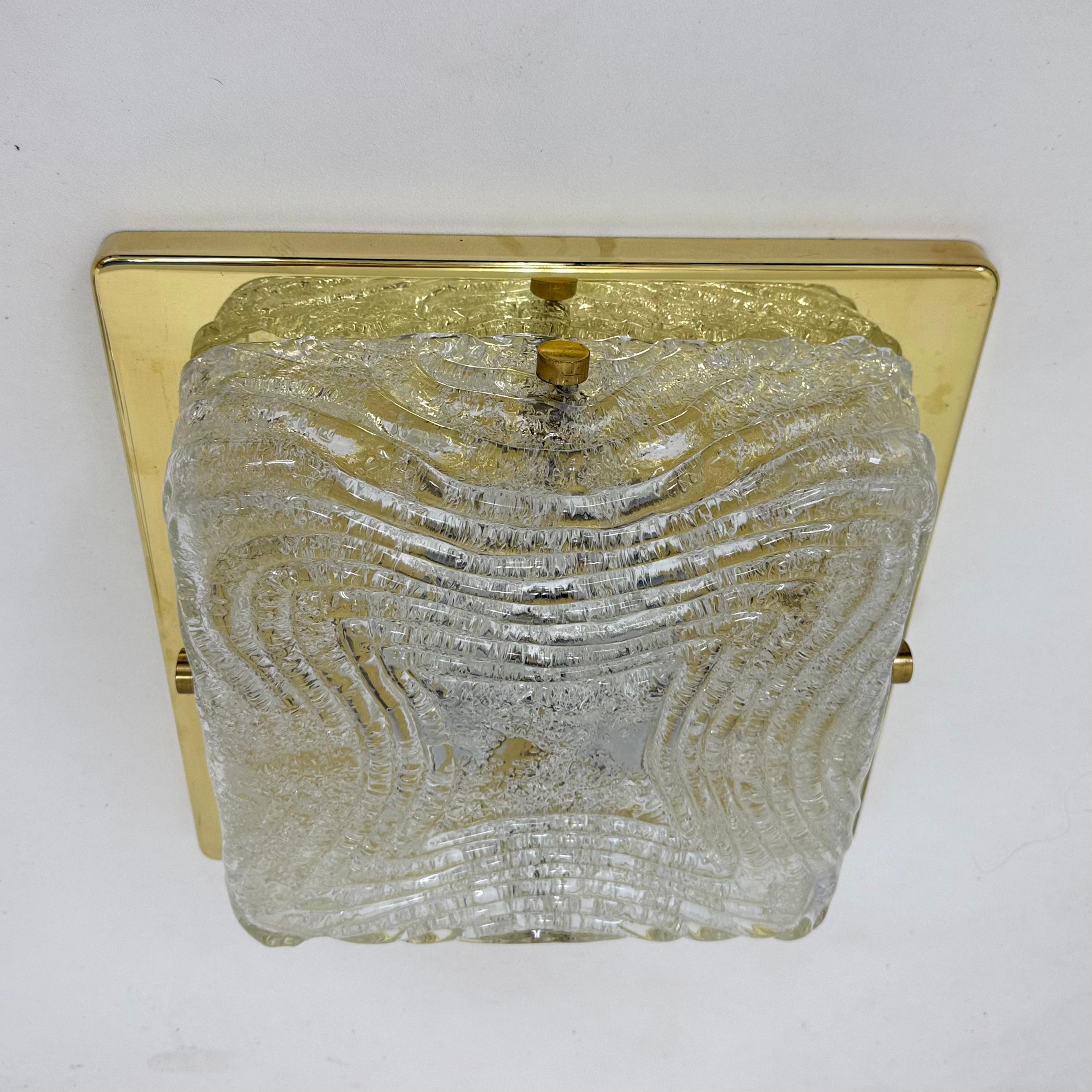 Lámpara de techo empotrable de cristal de Murano y latón de Hillebrand , años 70 Moderno de mediados de siglo en venta