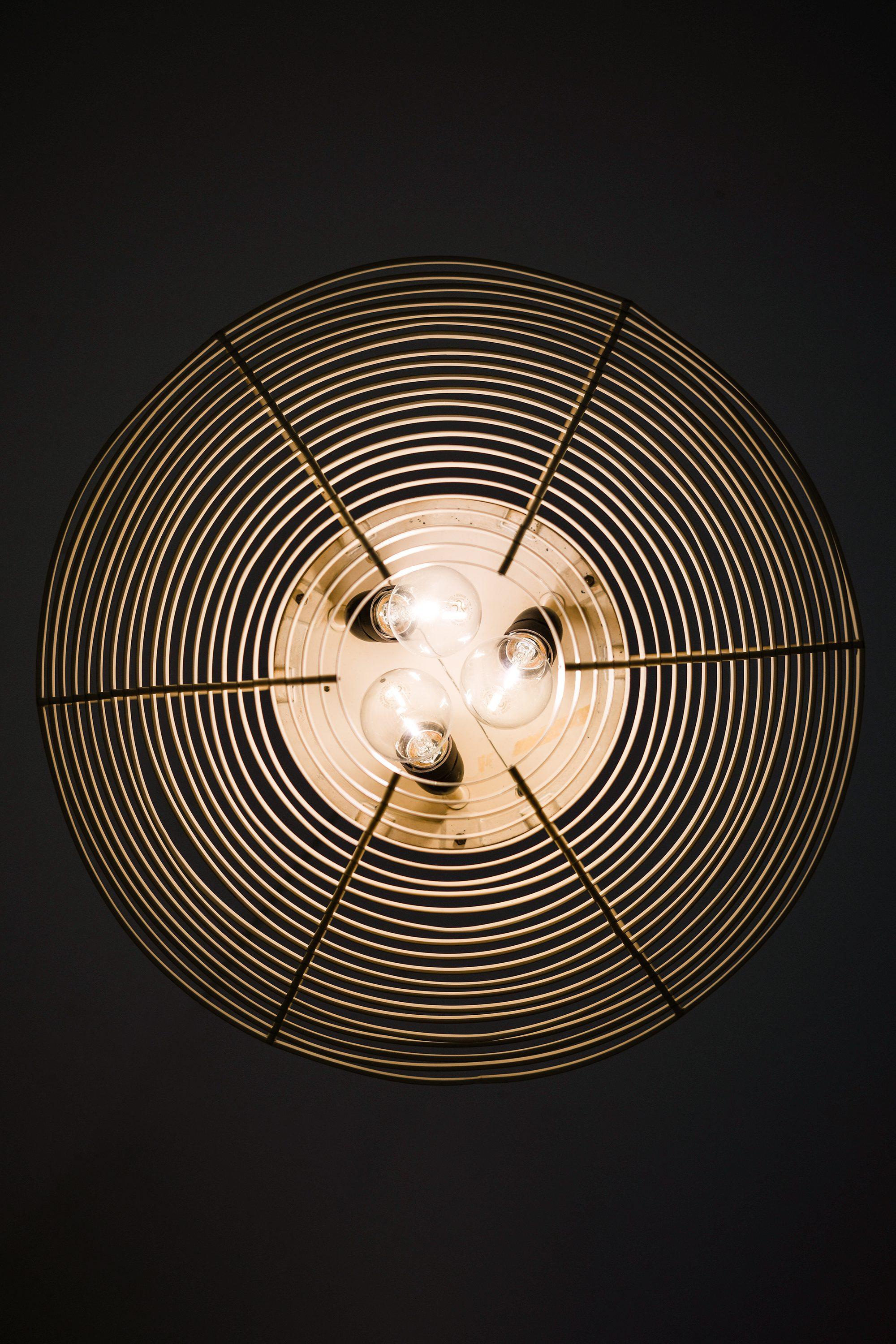Metallo Lampada da soffitto in metallo laccato bianco di Alvar Aalto+Aalto, anni 1950 in vendita