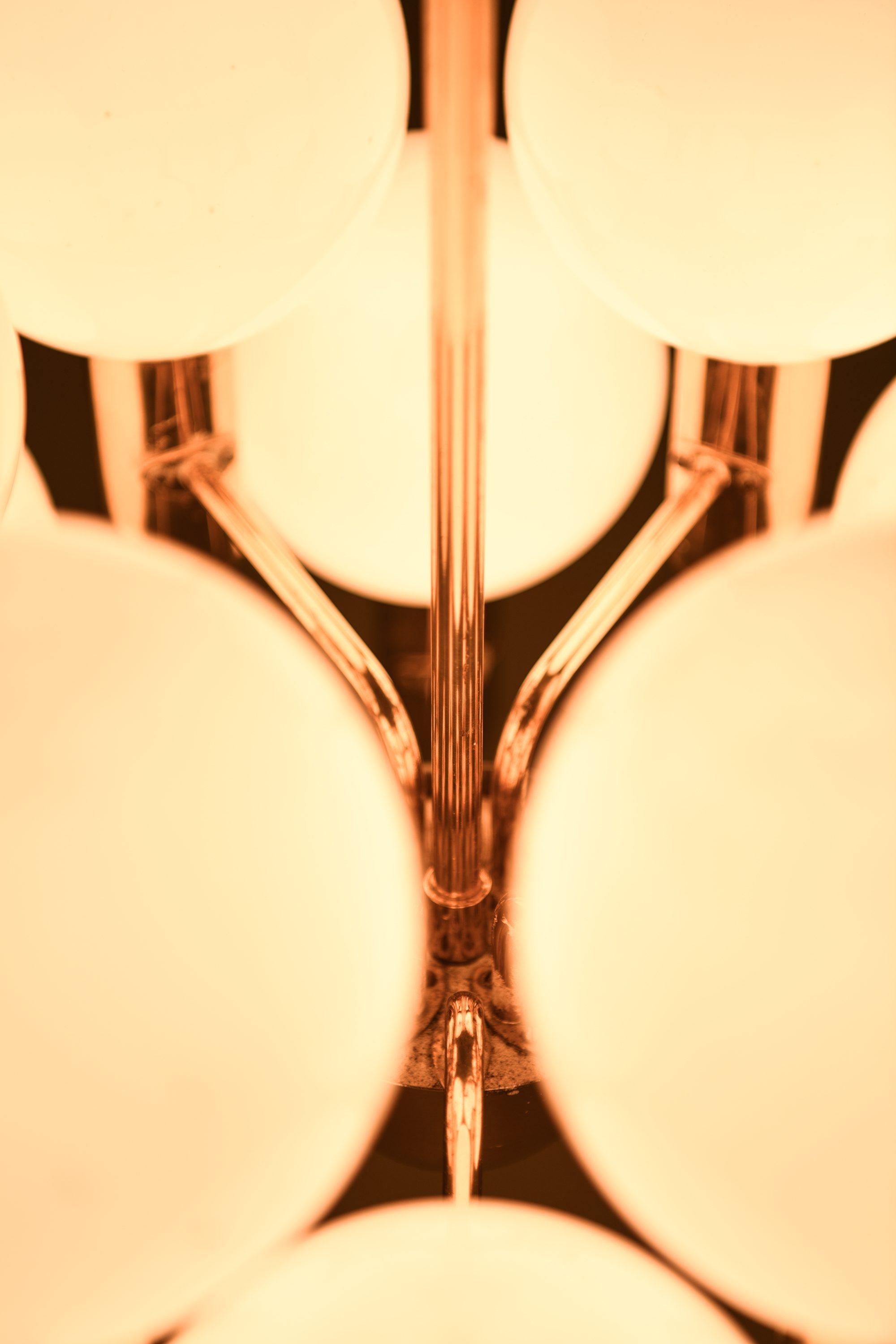 XX secolo Lampada da soffitto in ottone e vetro di Hans-Agne Jakobsson, anni '60 in vendita