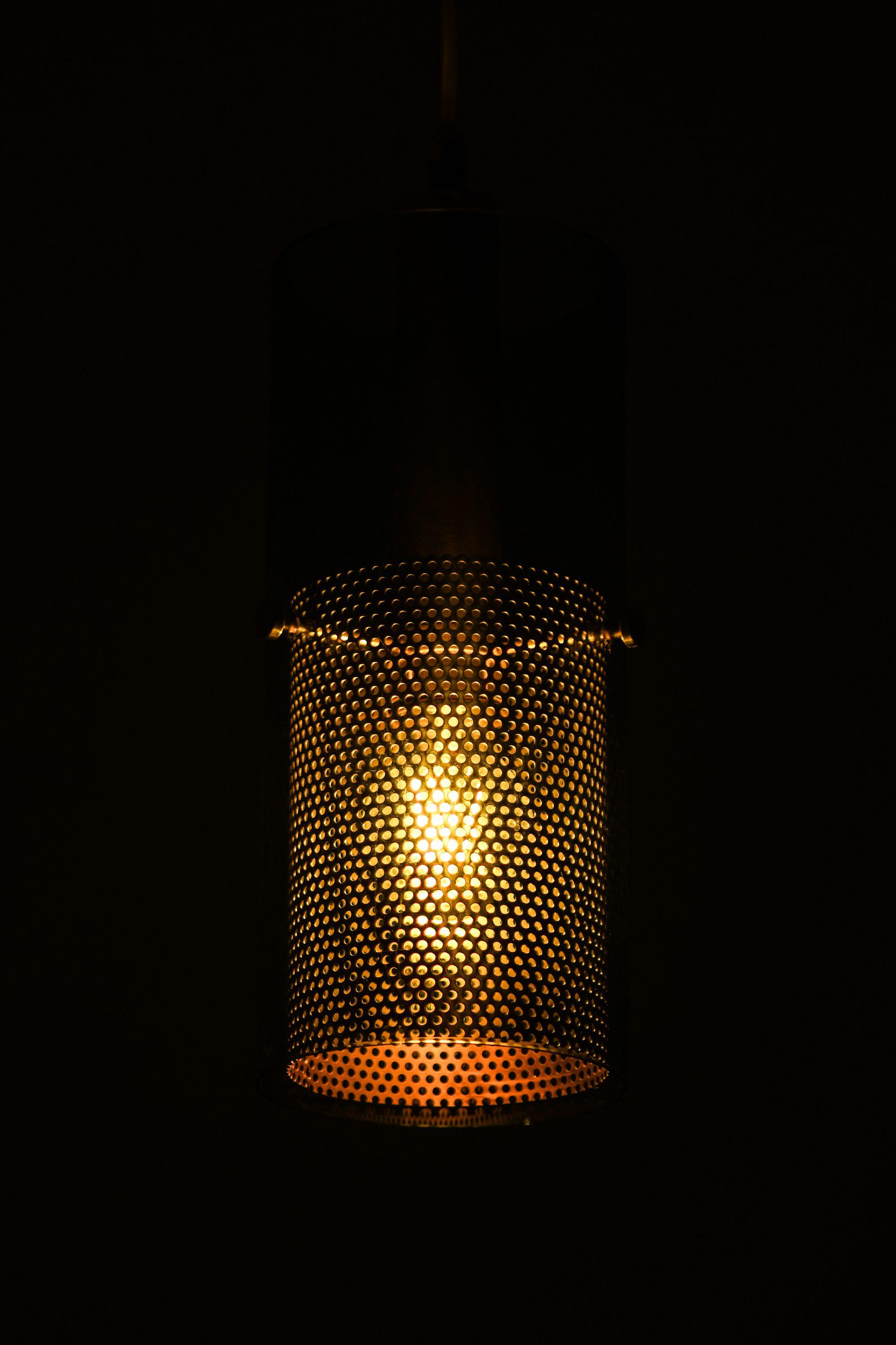Ottone Lampada da soffitto in ottone e vetro originale di Hans-Agne Jakobsson, anni '50 in vendita