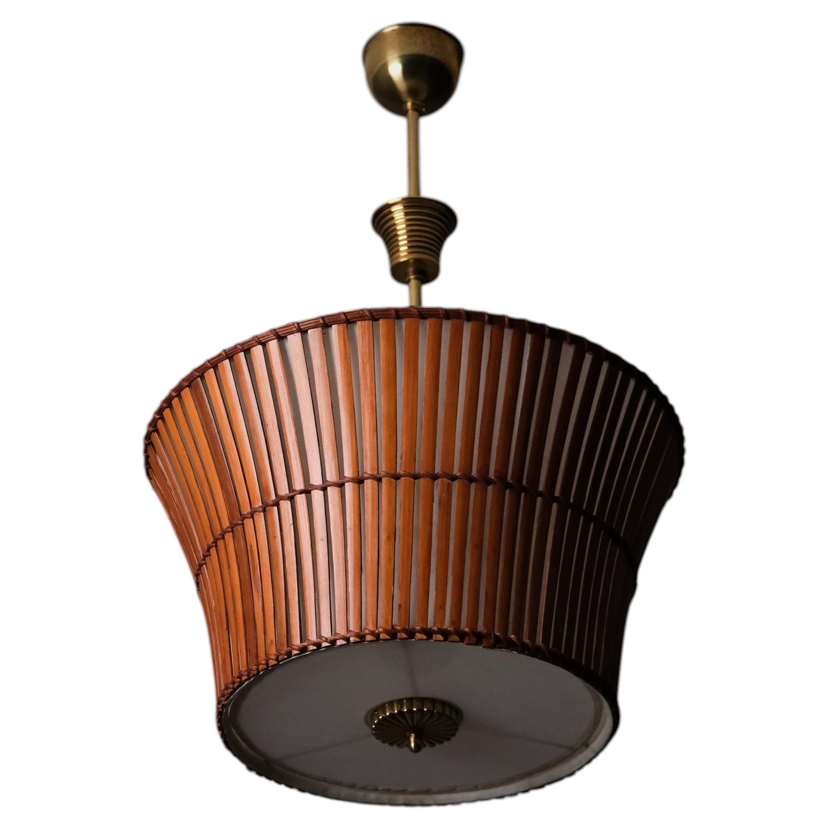 Lampada da soffitto in ottone e rattan, Svezia, metà del XX secolo