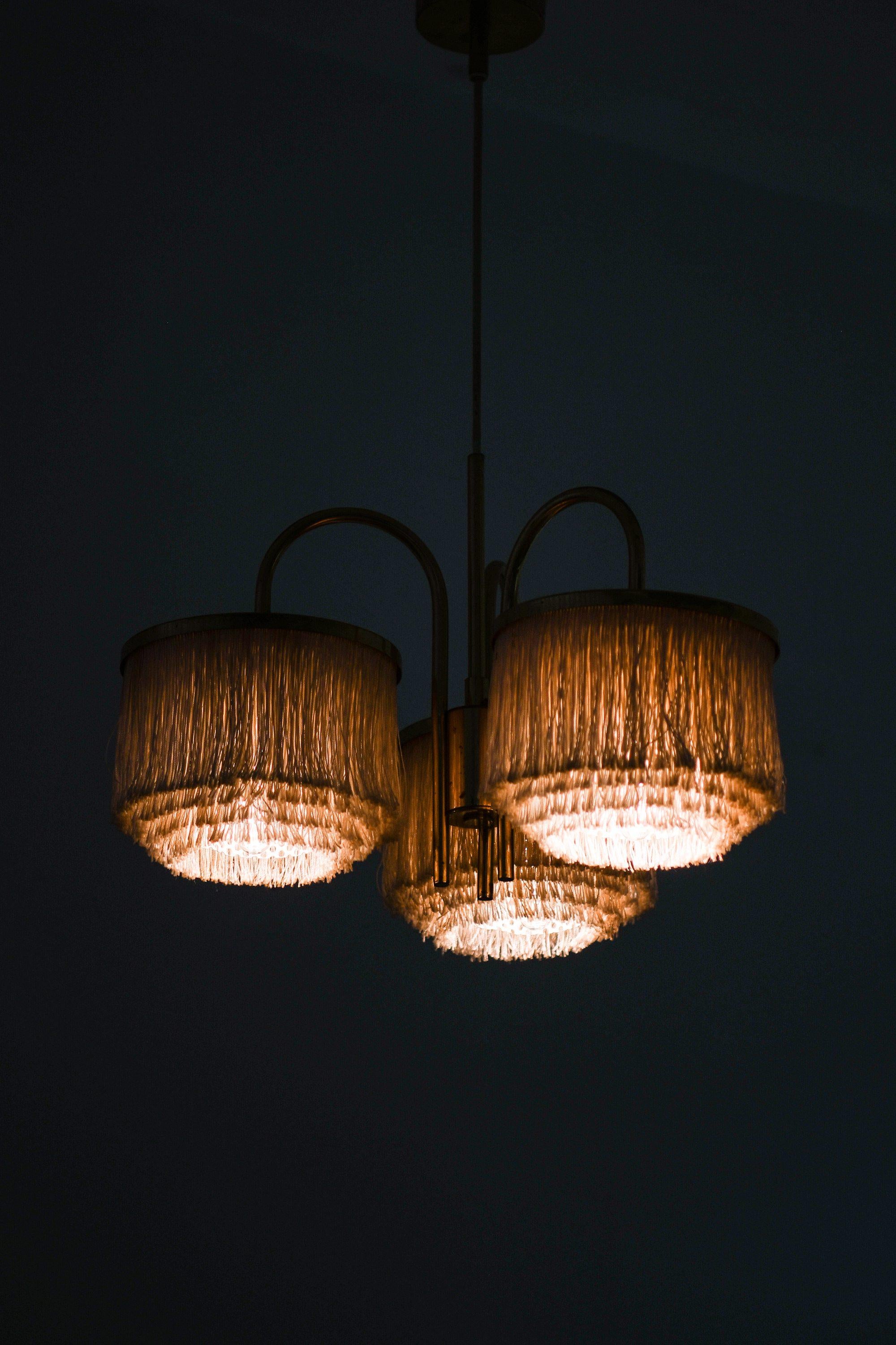 Lampada da soffitto in ottone e seta di Hans-Agne Jakobsson

Informazioni aggiuntive:
Materiale: Ottone e seta
Stile: Metà secolo, Scandinavo
Rara lampada da soffitto modello T-608
Prodotto da Hans-Agne Jakobsson AB a Markaryd, in