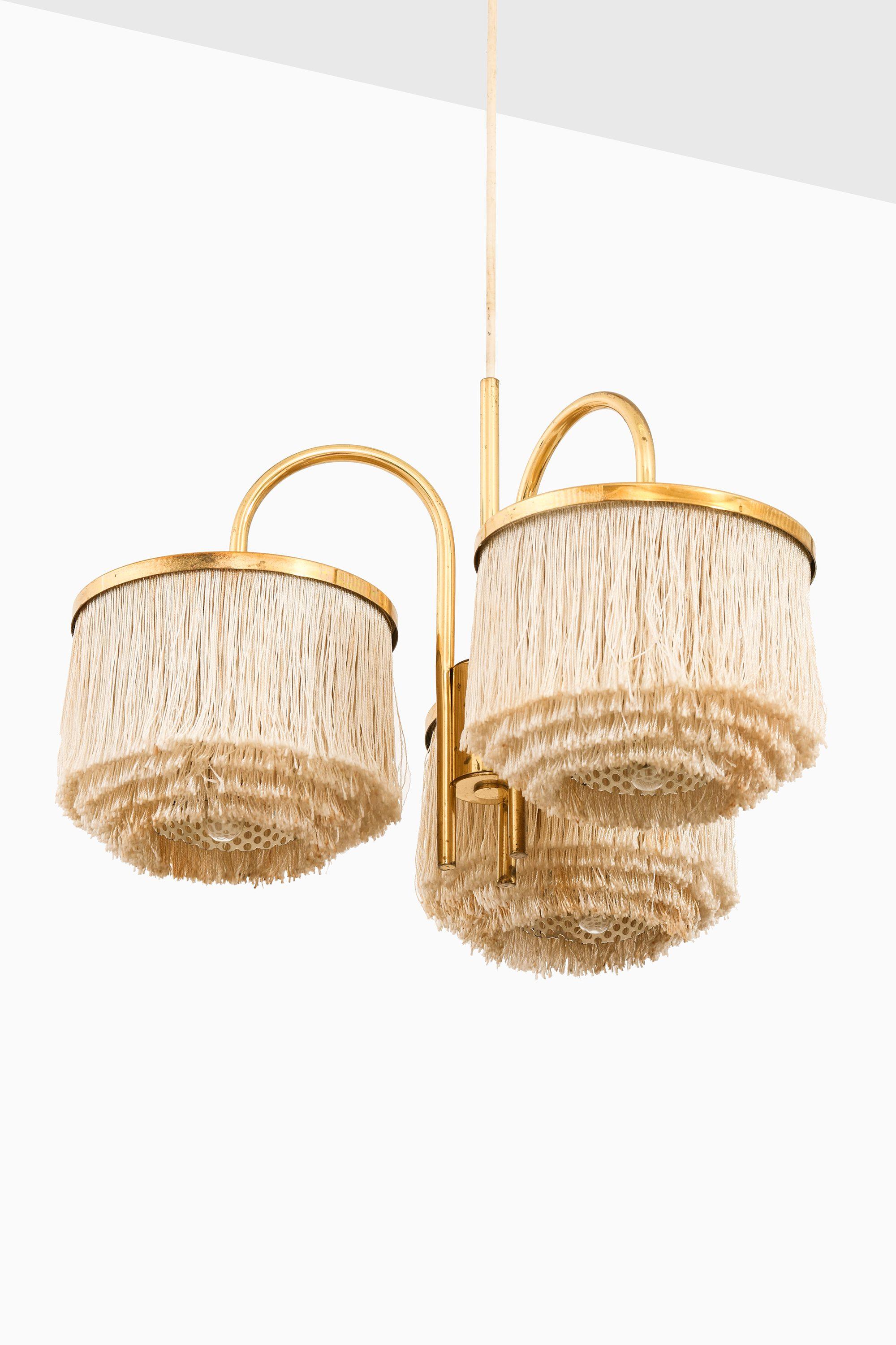 Mid-Century moderno Lampada da soffitto in ottone e seta di Hans-Agne Jakobsson in vendita