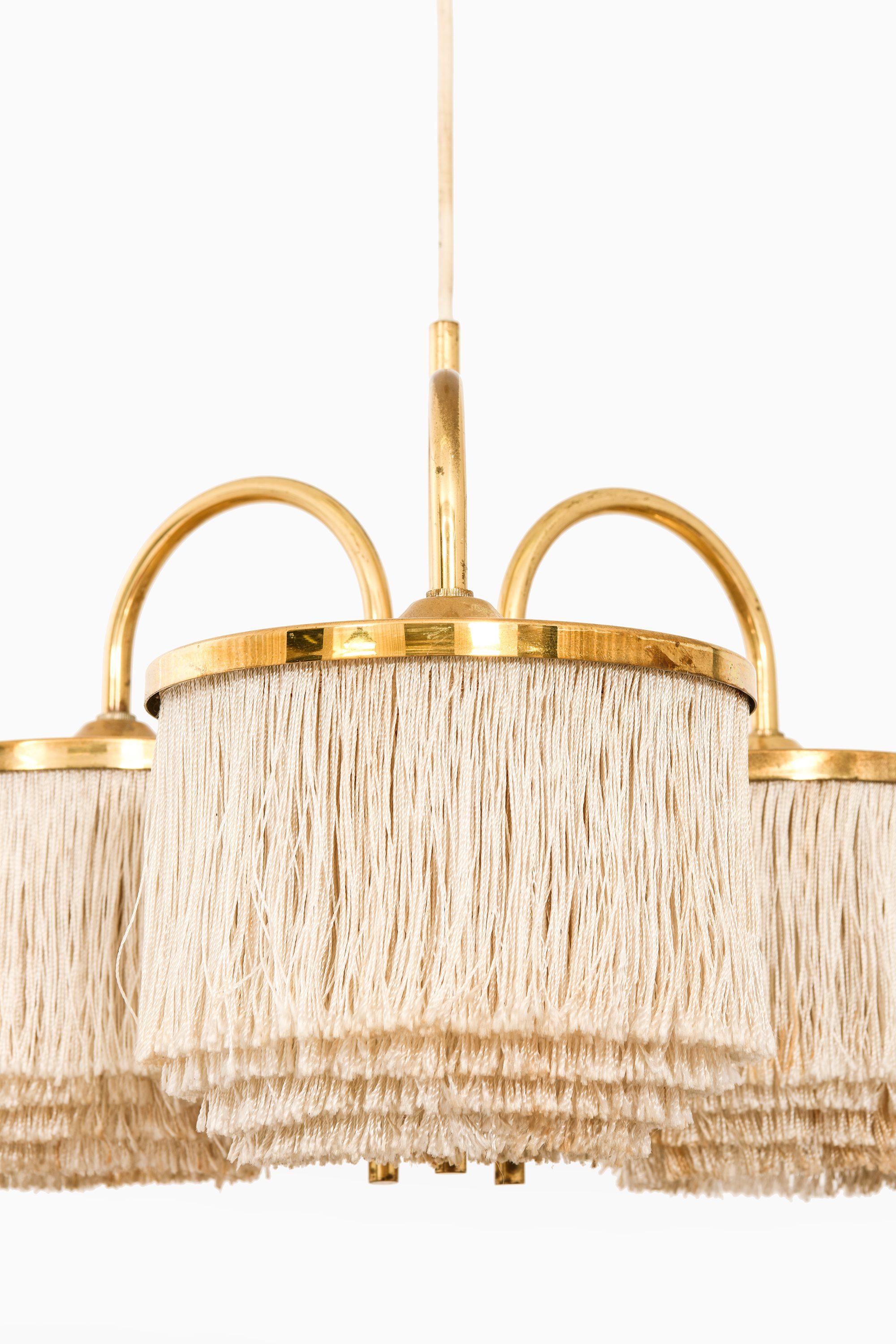 Metà XX secolo Lampada da soffitto in ottone e seta di Hans-Agne Jakobsson in vendita