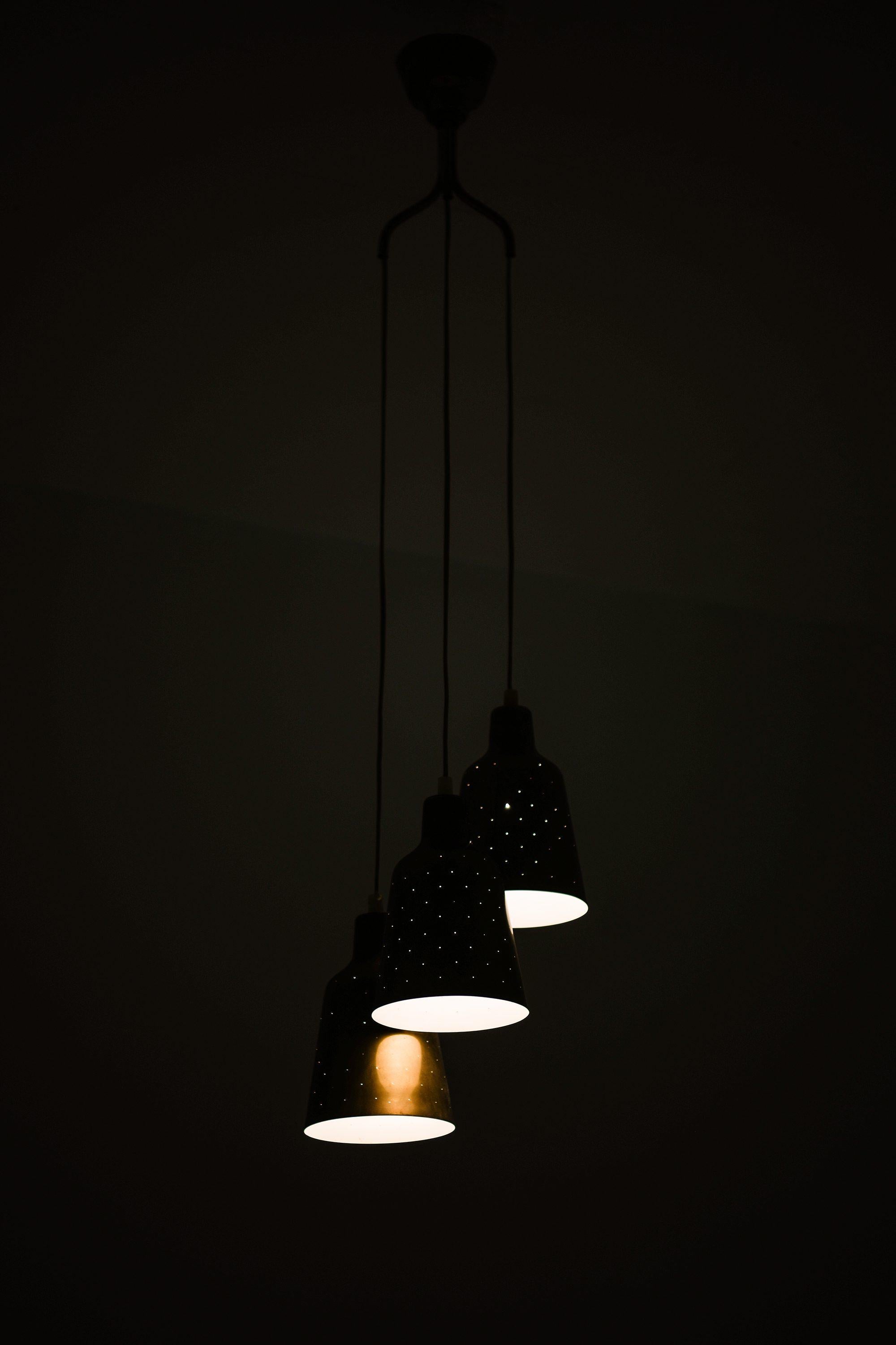 Ceiling Lamp in Brass by Hans Bergström, 1940's

Additional Information:
Material: Brass
Style: Mid century, Scandinavian
Rare ceiling lamp model 40
Produced by Ateljé Lyktan in Åhus, Sweden
Dimensions (W x D x H): 30 x 30 x 116 cm