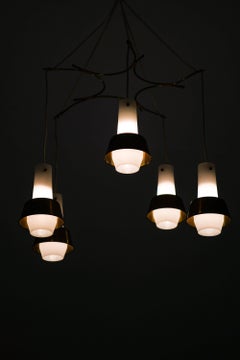 Deckenleuchte aus Messing, Schilfrohr und Opalglas, 1950er Jahre