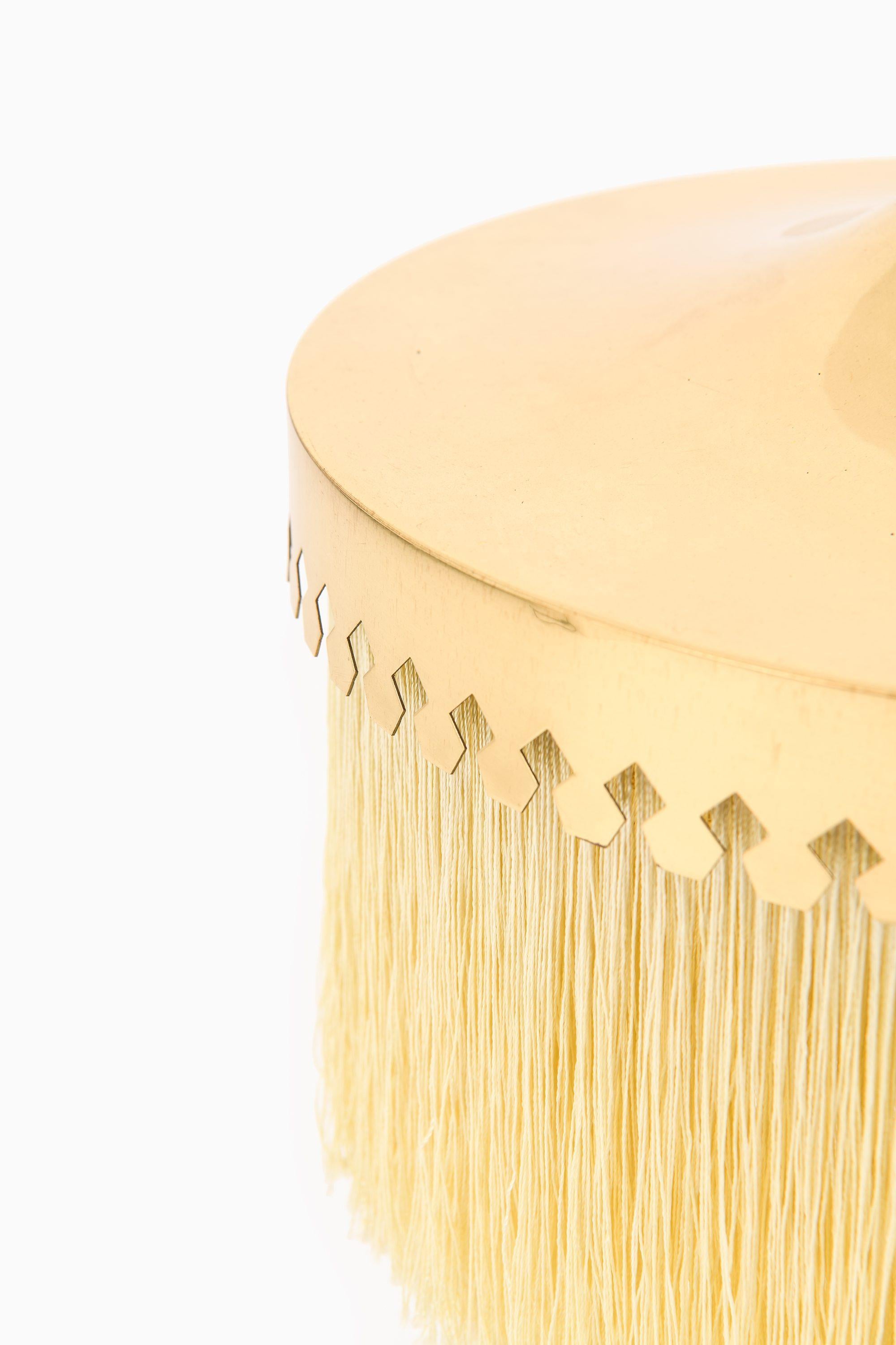 Scandinavo moderno Lampada da soffitto in ottone con frange di seta di Hans-Agne Jakobsson, 1965 in vendita