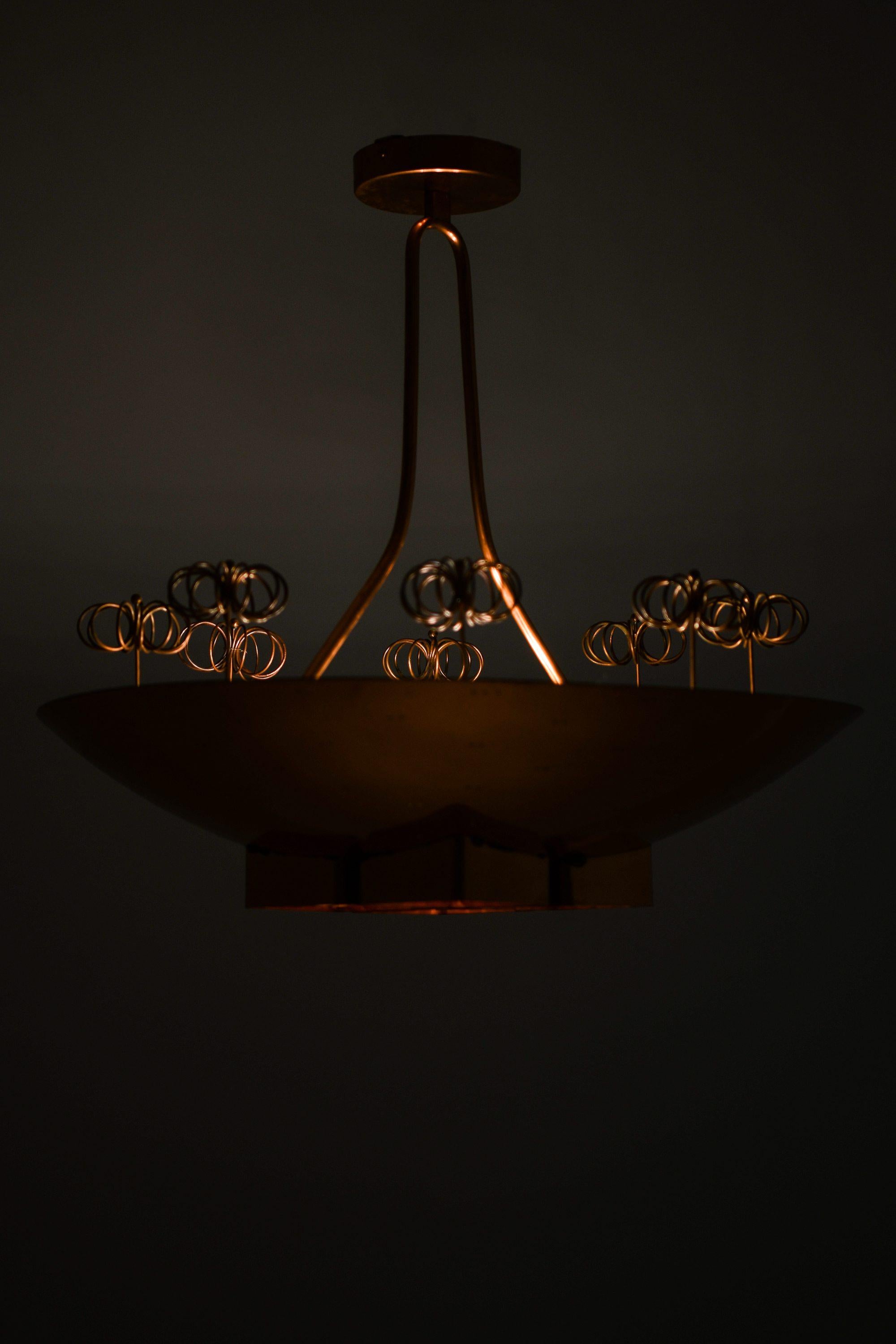 Ceiling Lamp in Copper and Brass by Paavo Tynell, 1940's, Taito Oy For Sale 2