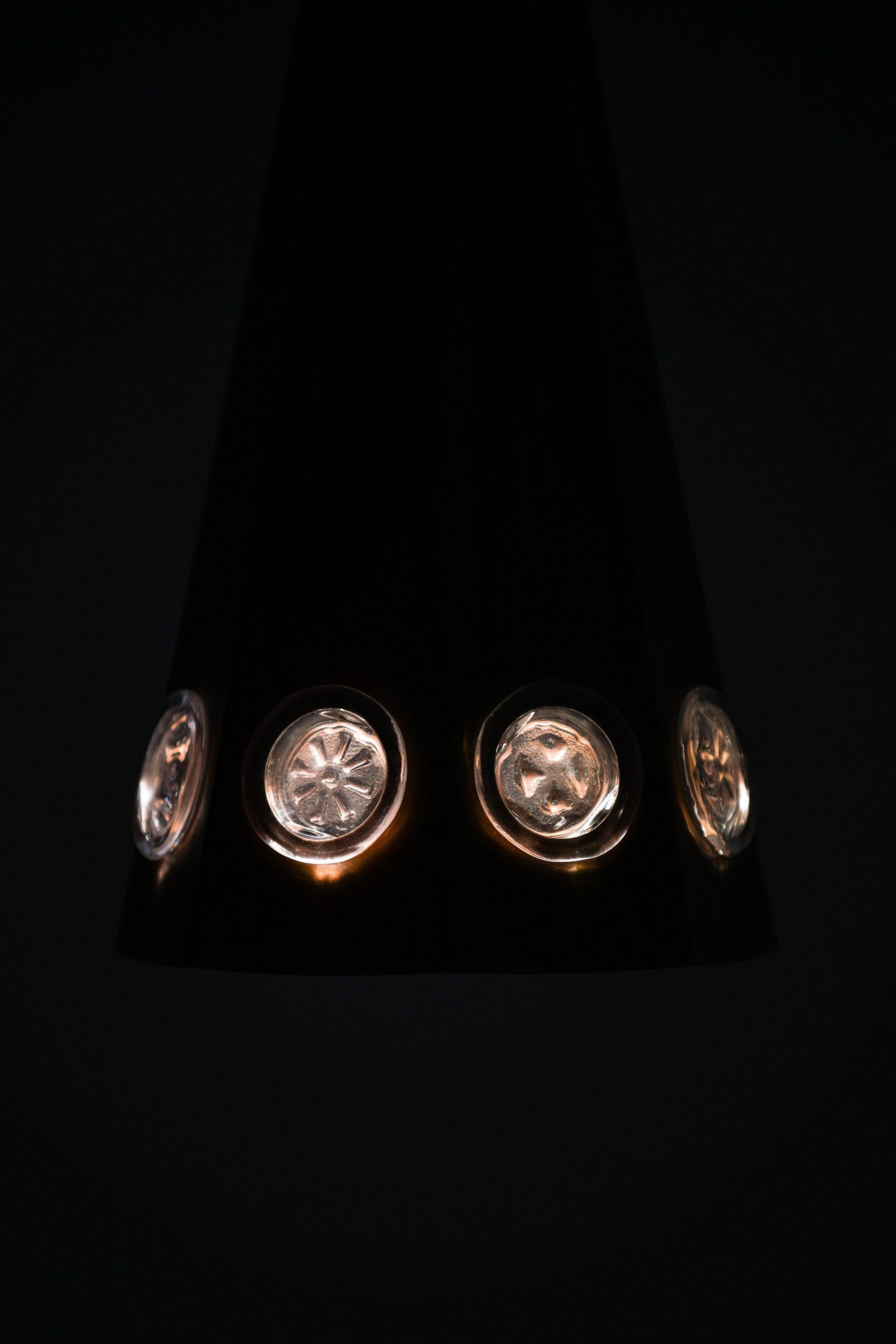Lampada da soffitto in rame e vetro di Erik Höglund, anni '60 In condizioni buone in vendita a Limhamn, Skåne län