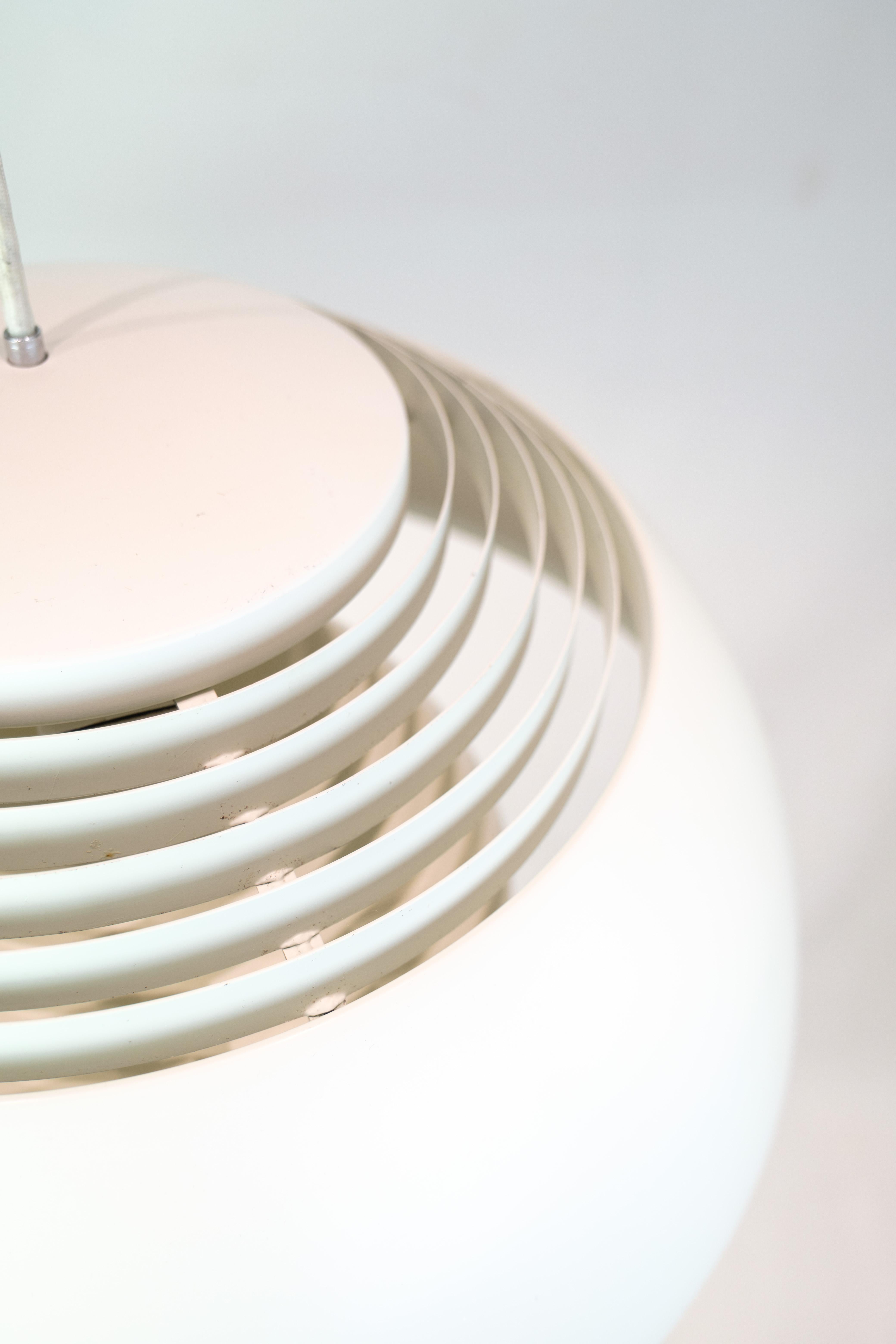 Lámpara de techo blanca de aluminio y acero de Arne Jacobsen de los años 60 en Bueno estado para la venta en Lejre, DK