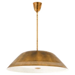 Lampada da soffitto, modello 61, in ottone, vetro e plastica, di Lisa Johansson-Pape, anni '50