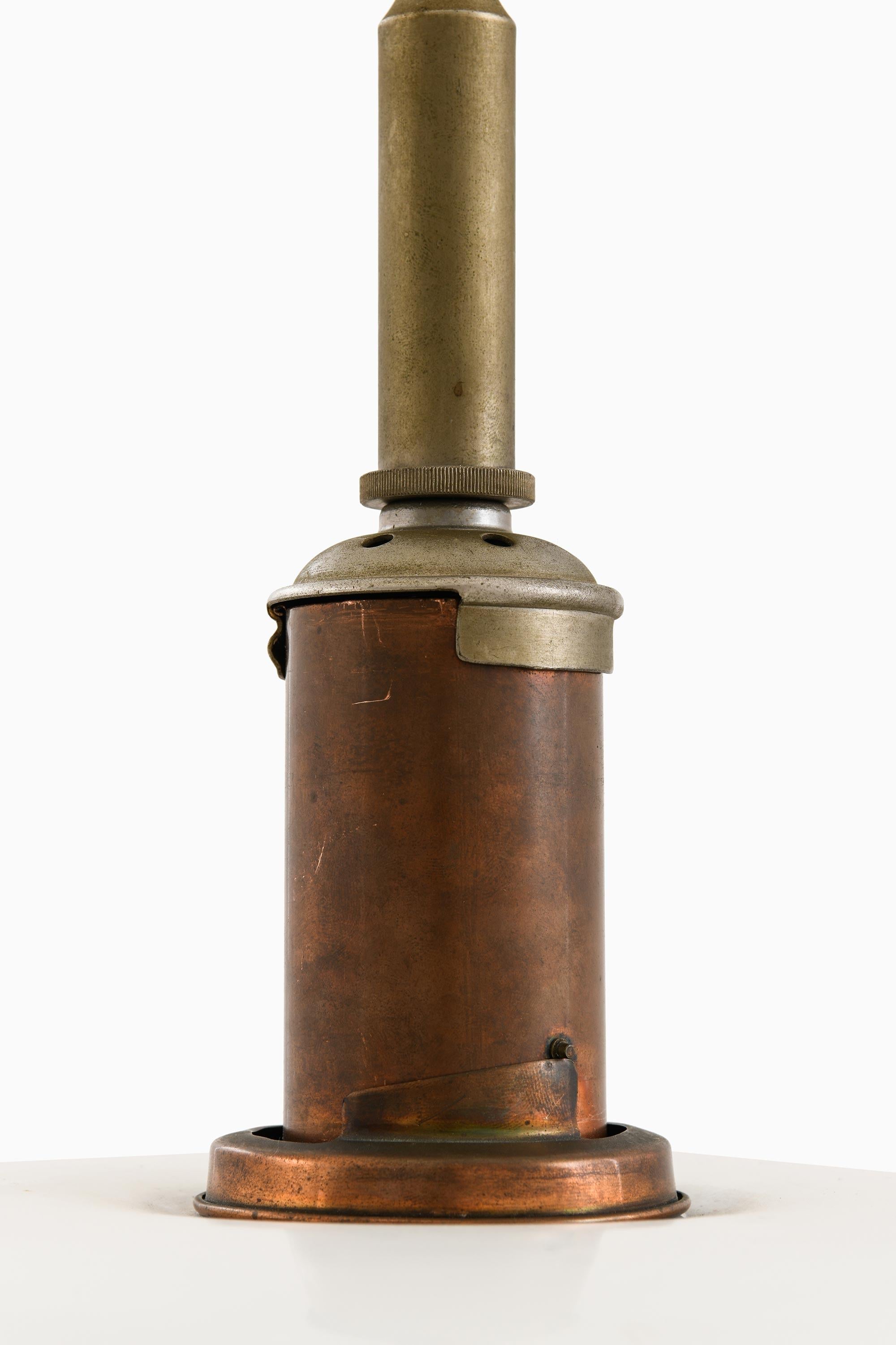 Plafonnier, Model No No 4/4, en verre opalin et métal par Poul Henningsen, années 1930 Bon état - En vente à Limhamn, Skåne län