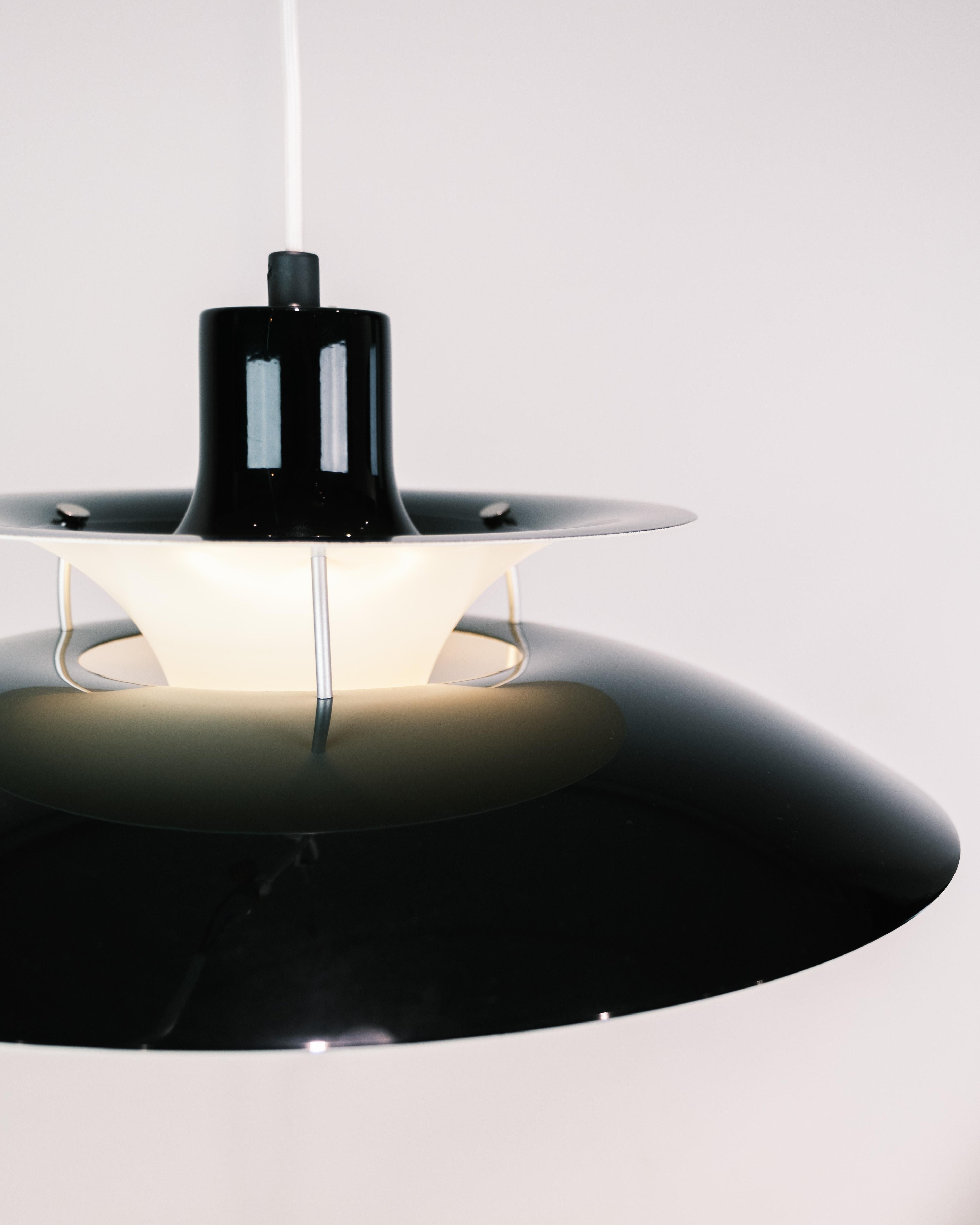 Danese Lampada da soffitto Model PH5 in nero di Poul Henningsen per Louis Poulsen in vendita