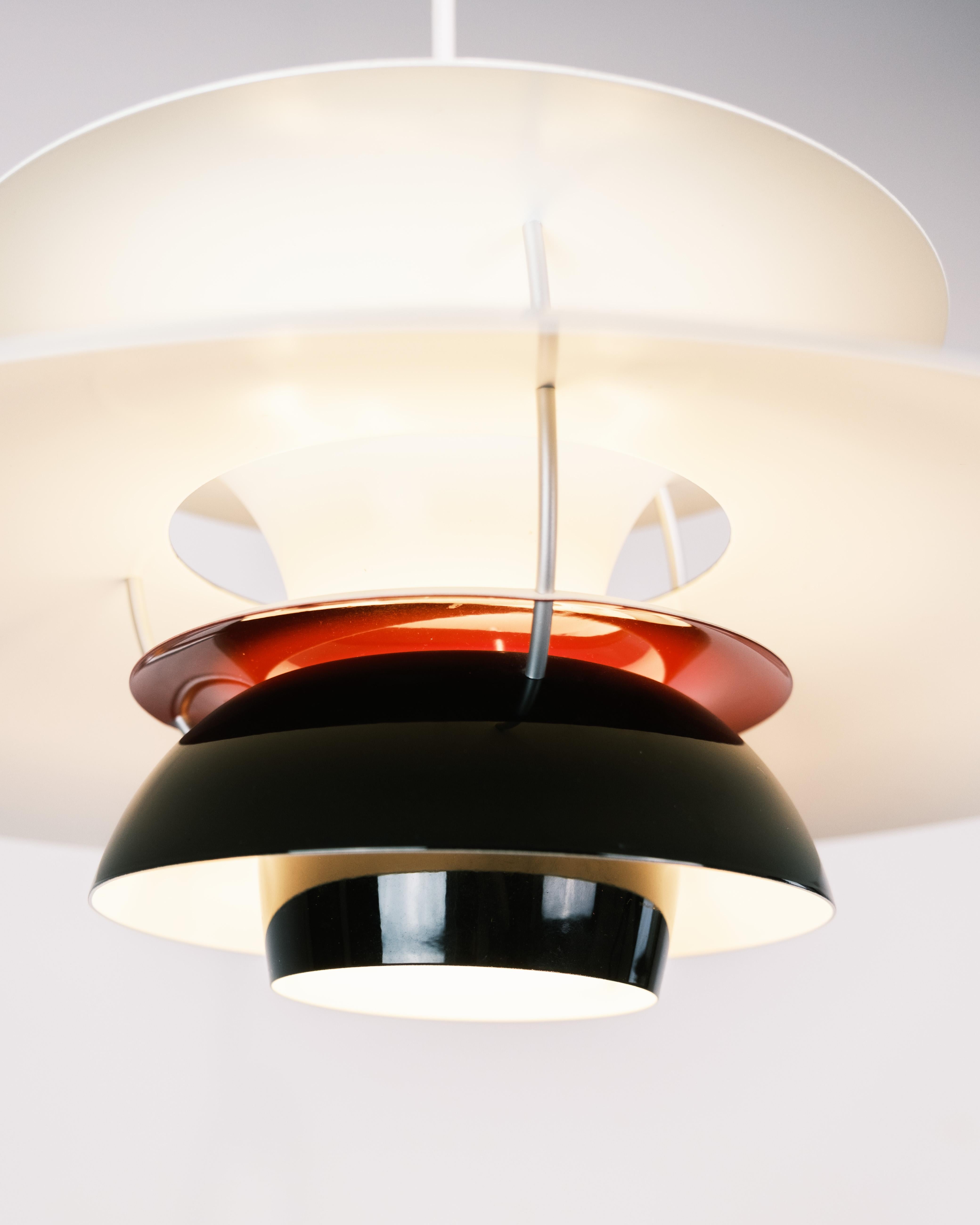 Laccato Lampada da soffitto Model PH5 in nero di Poul Henningsen per Louis Poulsen in vendita