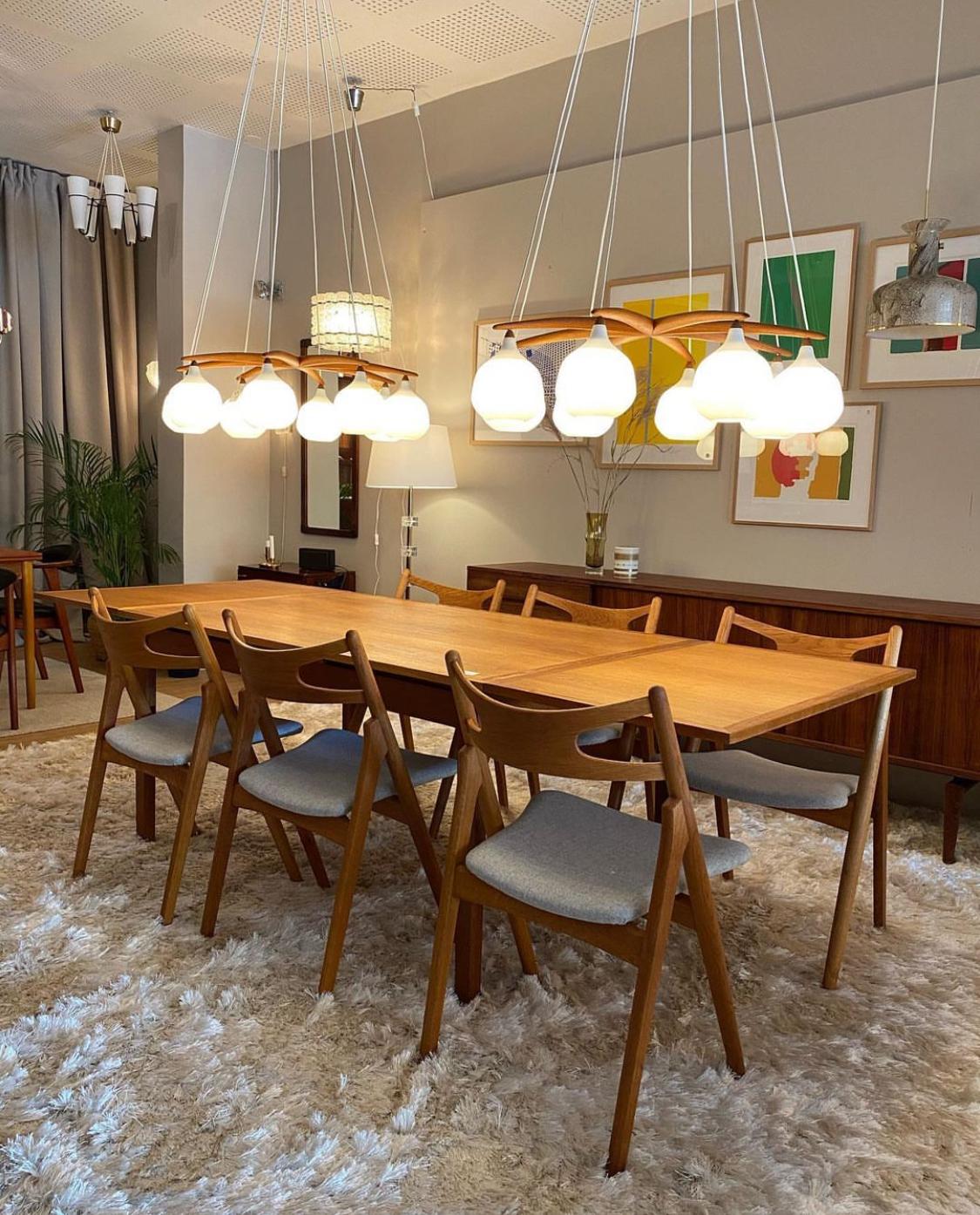 Lampada da soffitto in teak a 8 bracci di Uno & Östen Kristiansson Luxus, Vittsjö, Svezia 1950s In condizioni buone in vendita a Göteborg, SE