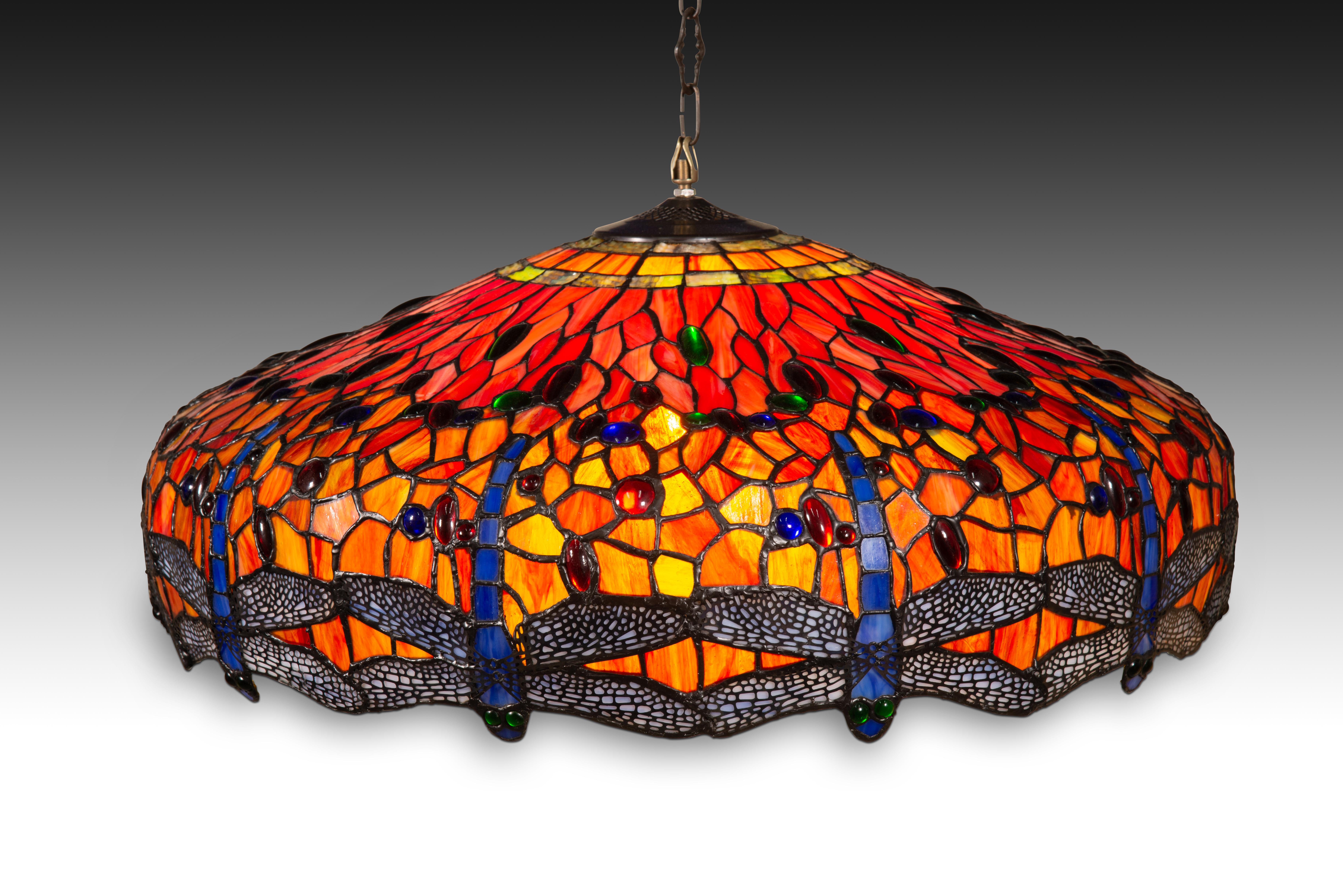 Sconosciuto Lampada da soffitto, stile Tyffany. Polimero, metallo. XX secolo. in vendita