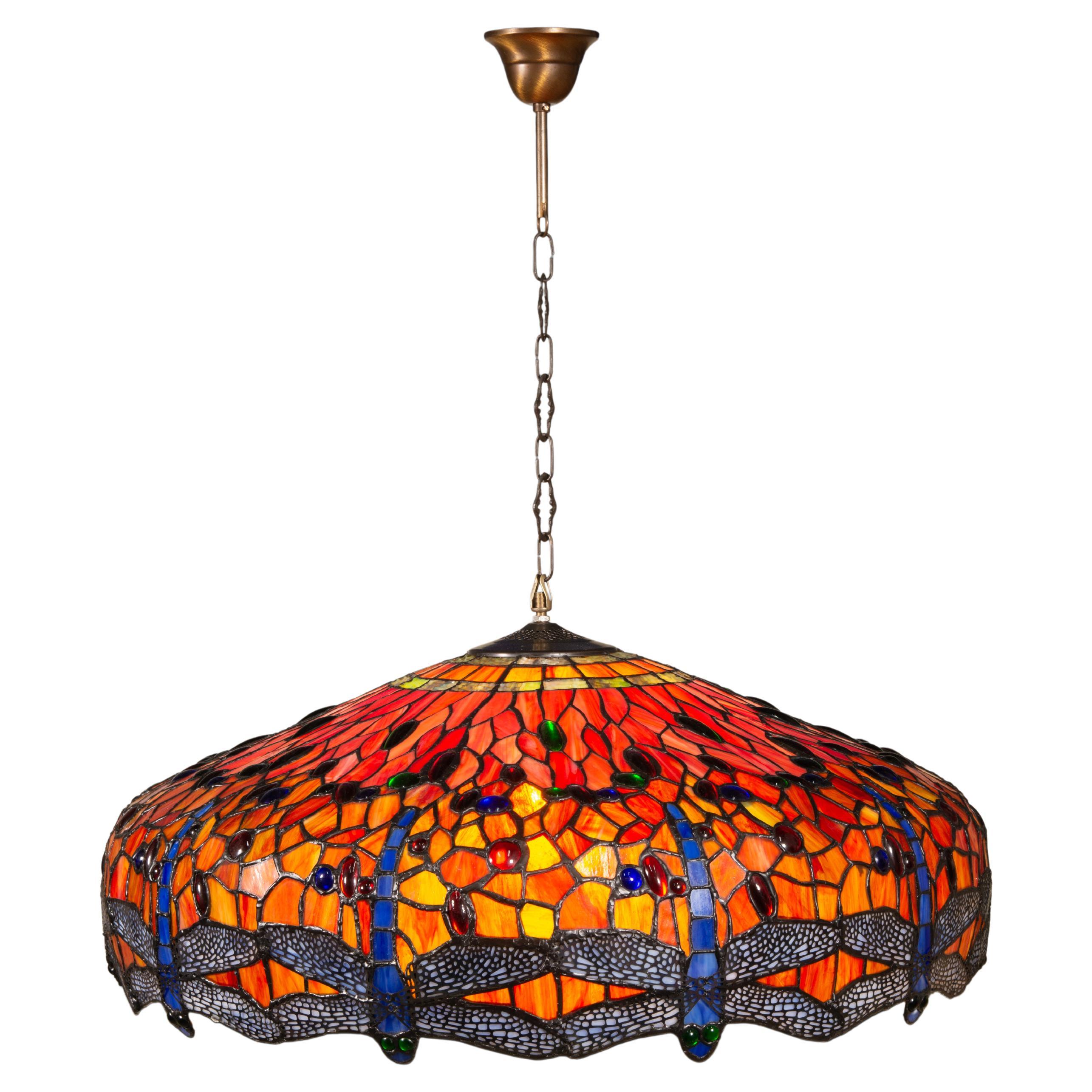 Lampada da soffitto, stile Tyffany. Polimero, metallo. XX secolo.