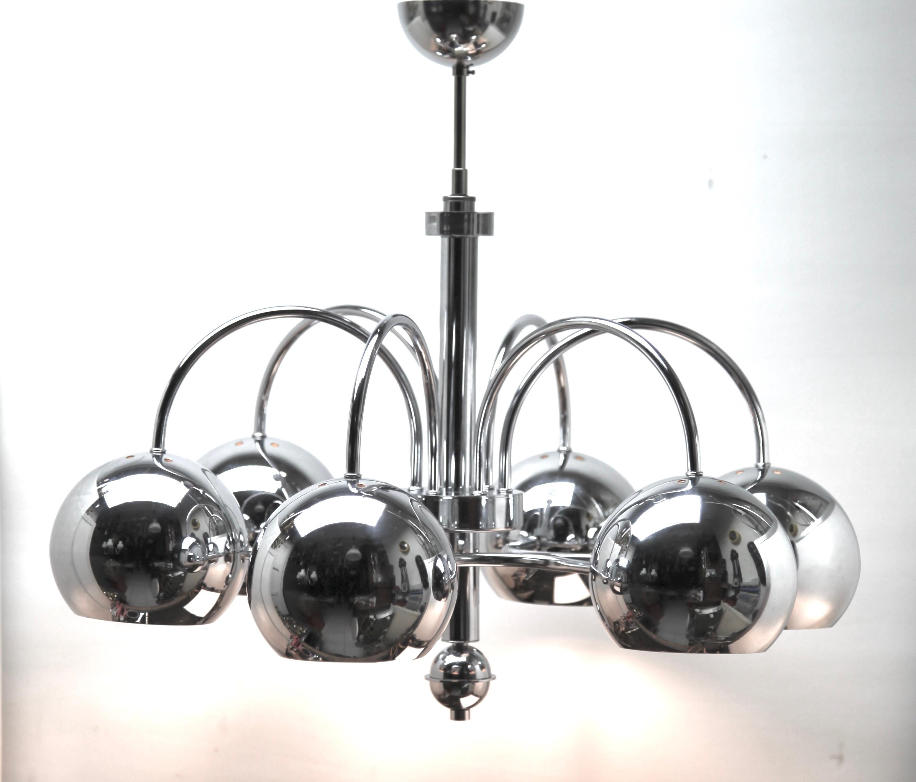 Ceiling lamp with 6 Eyeball Lights Goffredo Reggiani, 1970s

Solid, sturdy construction with great attention to detail.

Prime quality thick mid-century chrome.

Measures 23.62 inches tall.
Each eyeball is 5.51 inches in diameter.

This