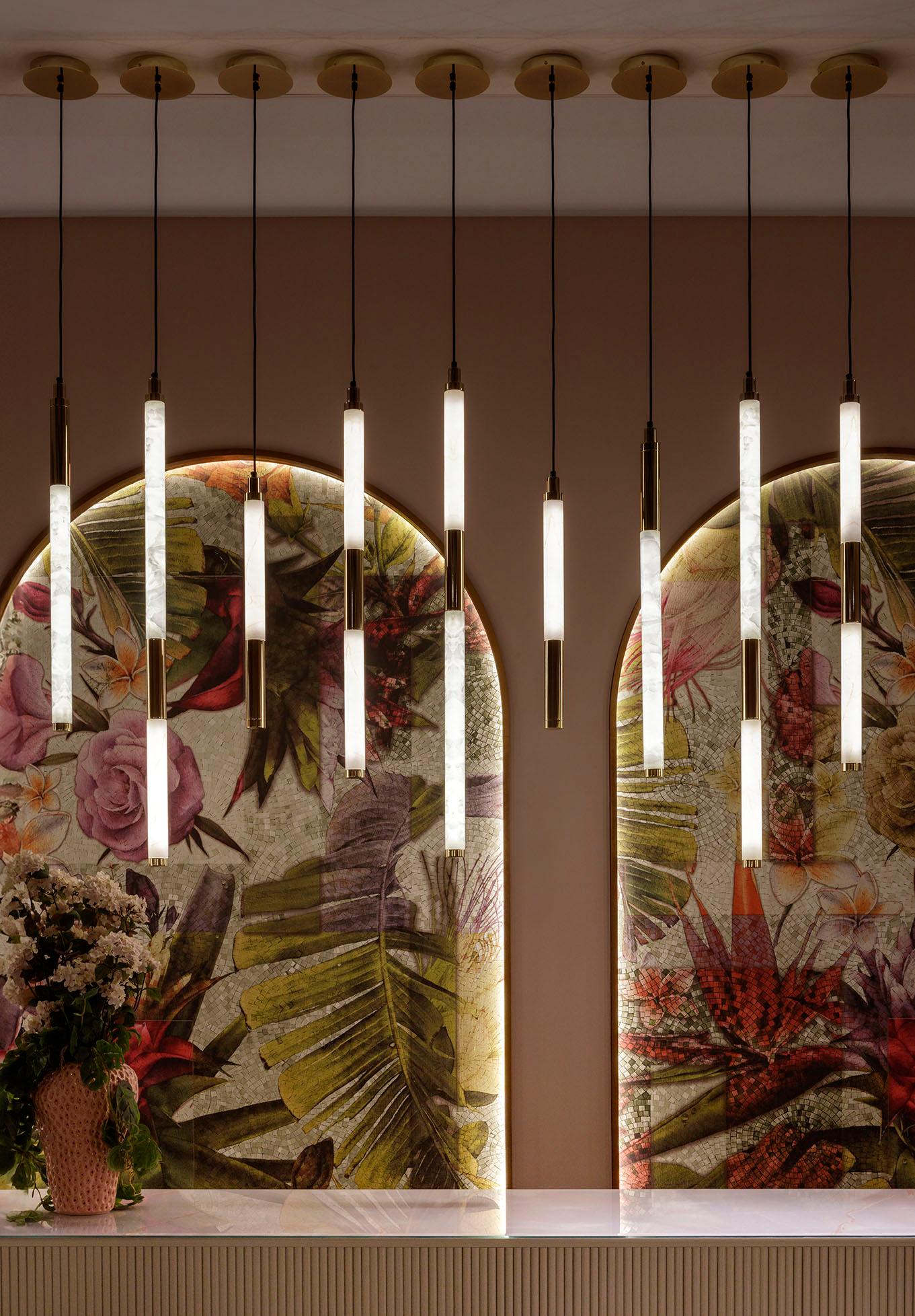 Italiano Lampade da soffitto disponibili in molti colori  Finitura cromata champagne antisfondamento in vendita