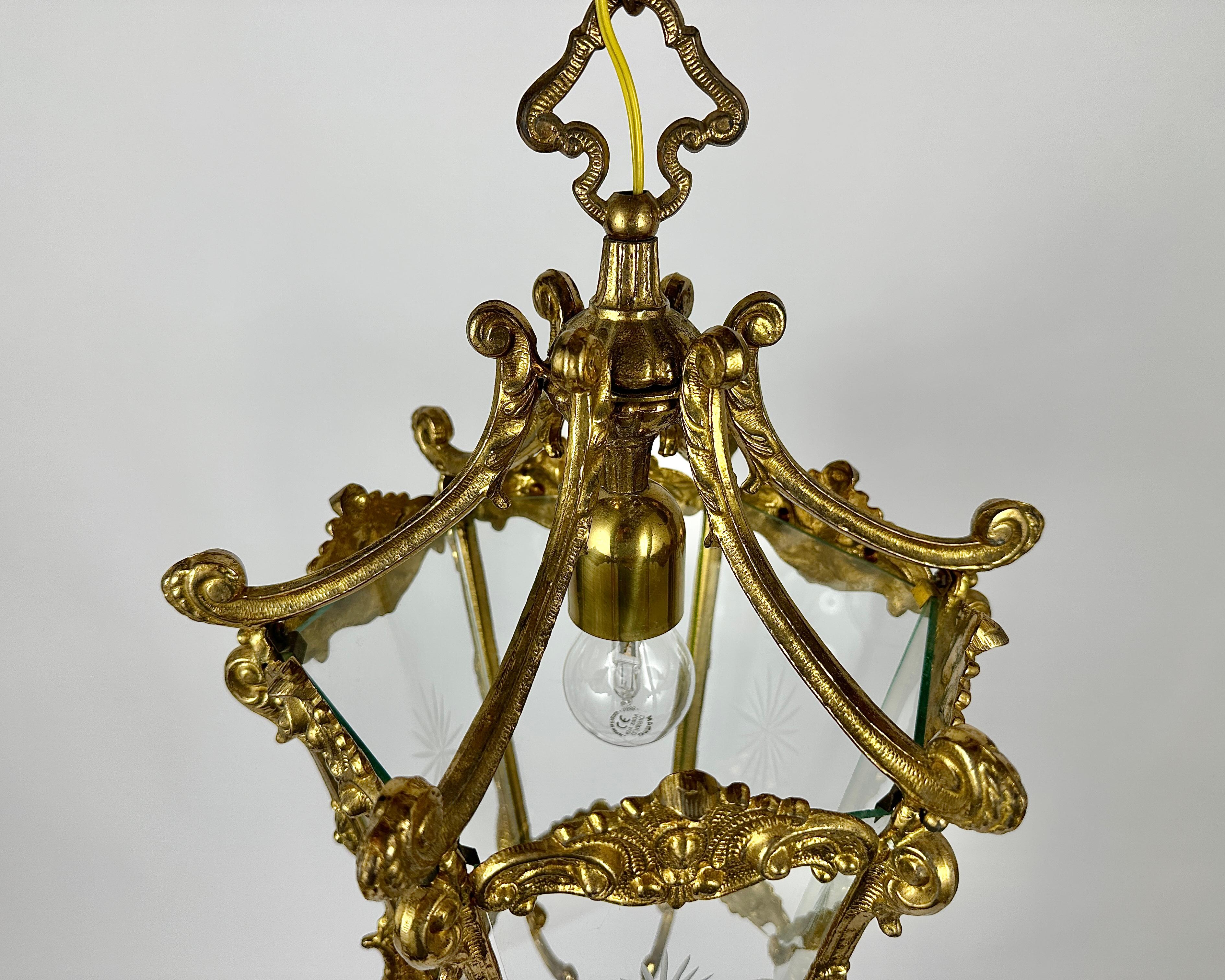 Ceiling Lantern Antique in Bronze With Etched Glass In Excellent Condition For Sale In Bastogne, BE