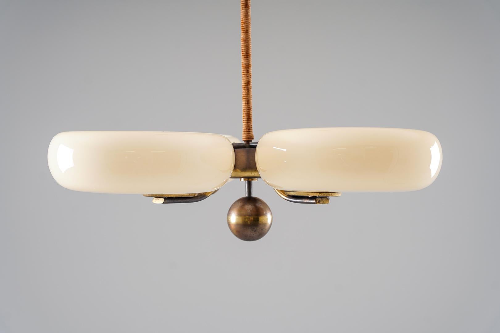 Deckenleuchte von Paavo Tynell für Taito, Finnland, 1930er Jahre (Finnisch) im Angebot