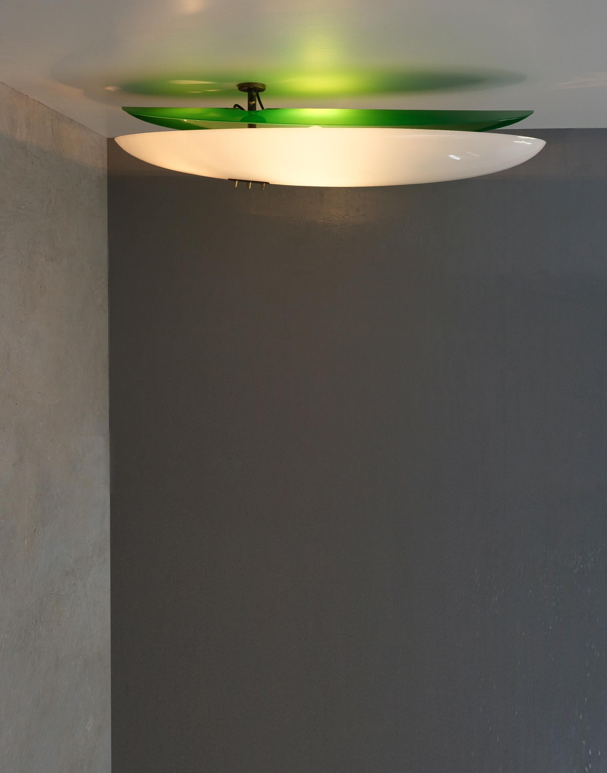 Plafonnier ou applique murale, Italie 1960 dans le style d'Angelo Lelii
Les dimensions sont de 31.5 