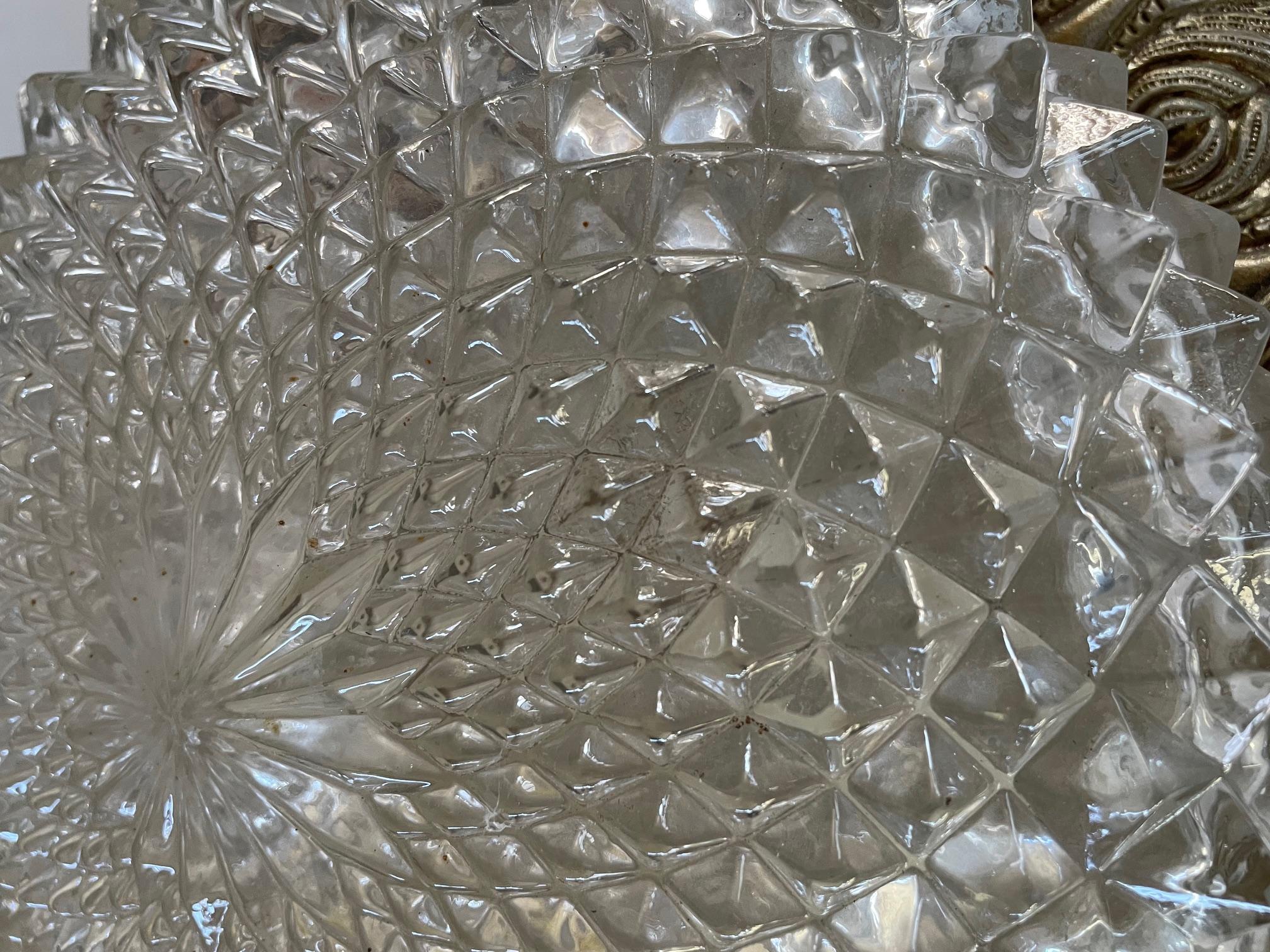 Europeo Lampada da soffitto in metallo e vetro tagliato in vendita