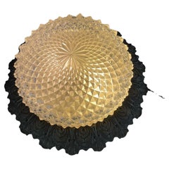 Lampada da soffitto in metallo e vetro tagliato