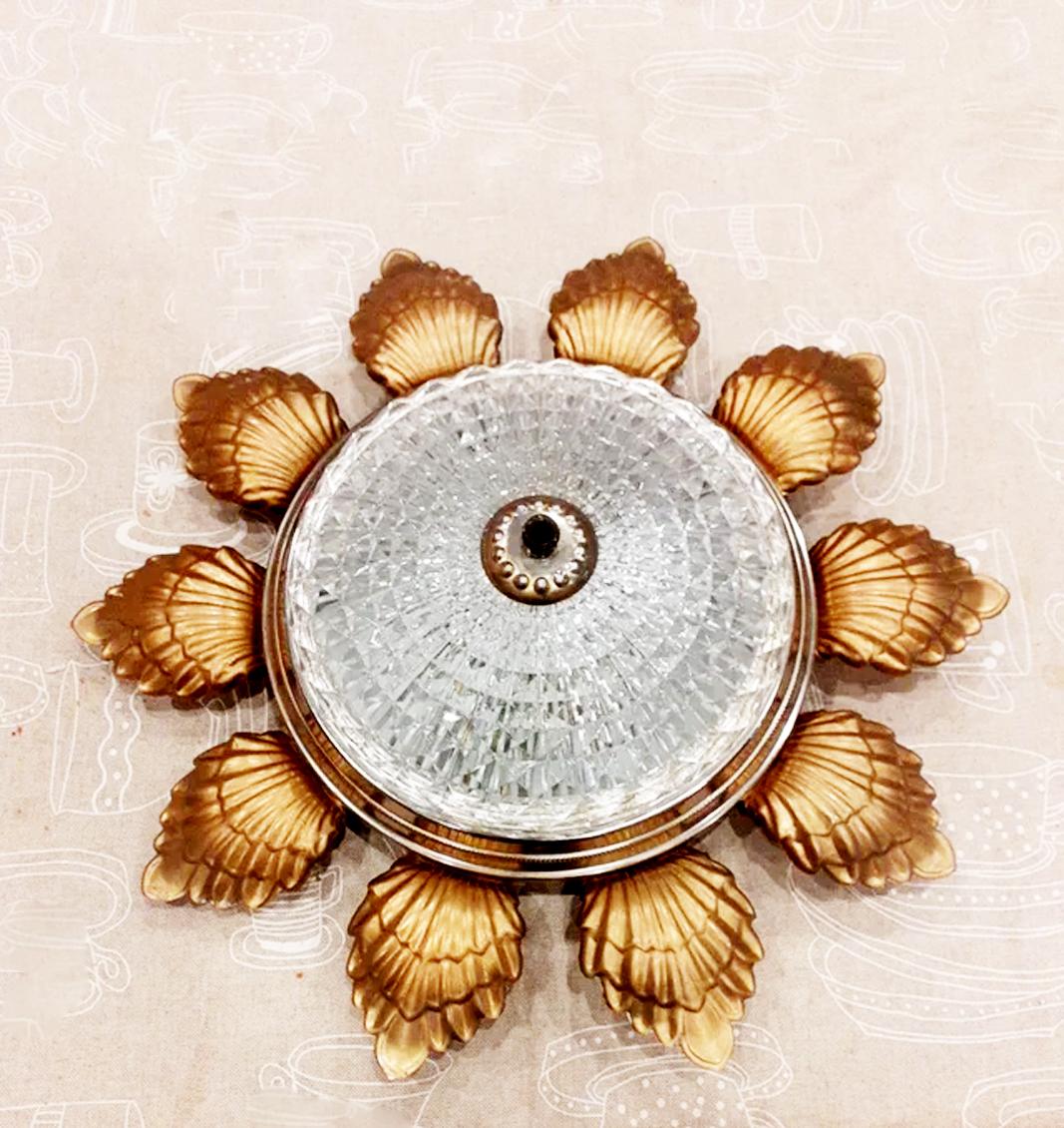 Ceiling Light Shape of the Sun, with Glass and Brass Sheets, 20th Century In Excellent Condition For Sale In Mombuey, Zamora