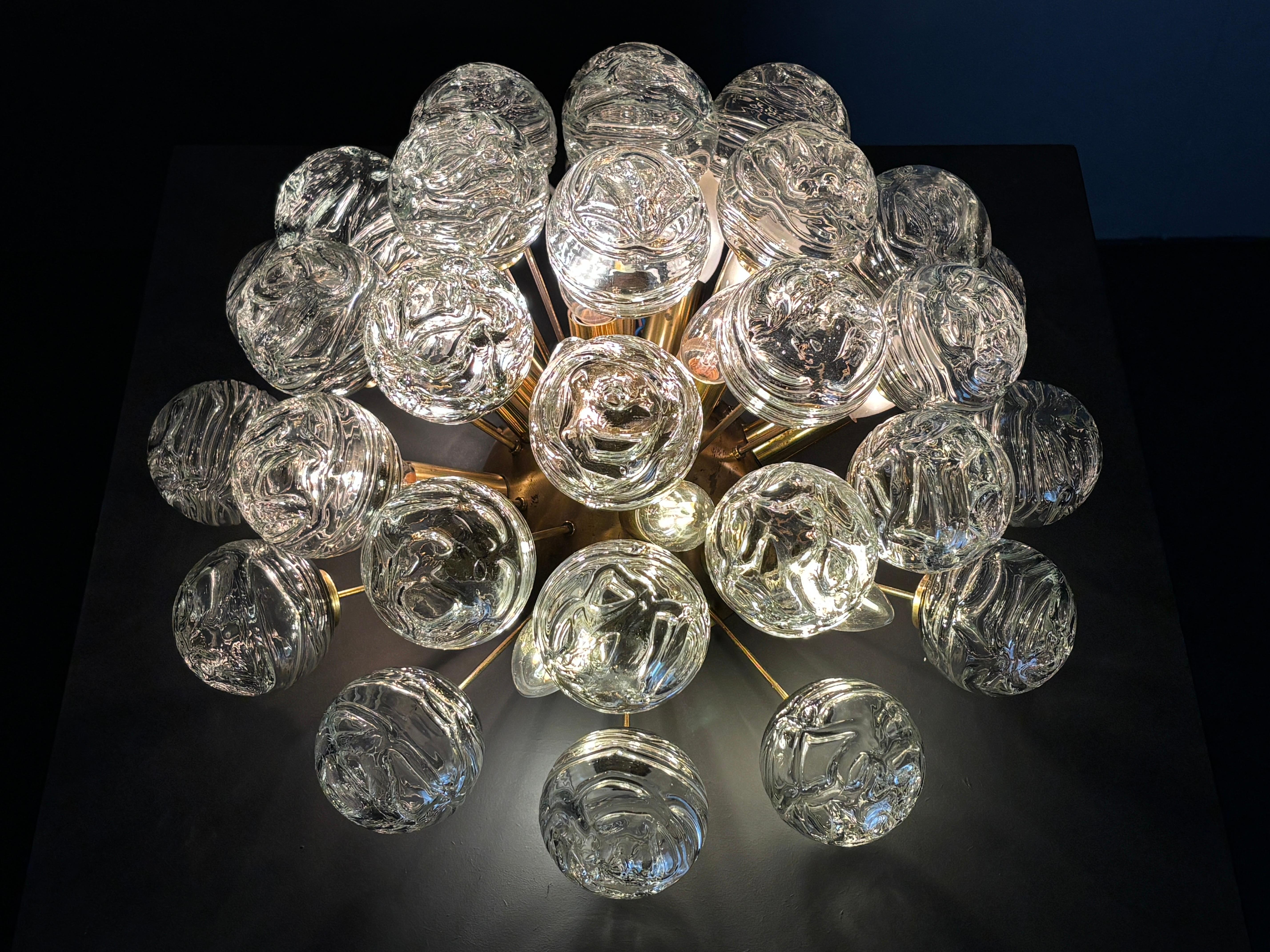 Sputnik-Schneekugel für Decke oder Wand aus Messing und Glas von Doria Leuchten im Angebot 8