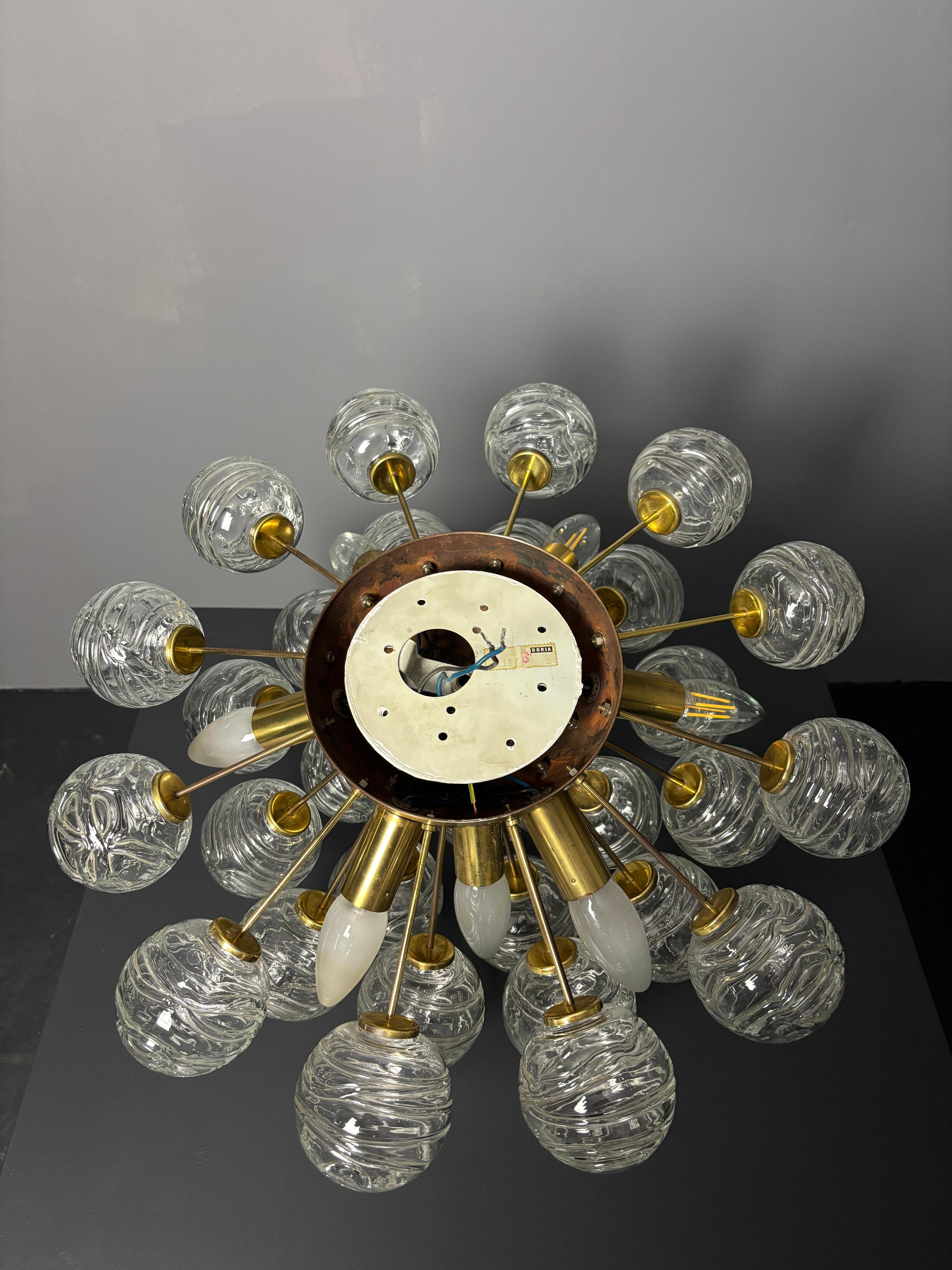 Sputnik-Schneekugel für Decke oder Wand aus Messing und Glas von Doria Leuchten im Angebot 12