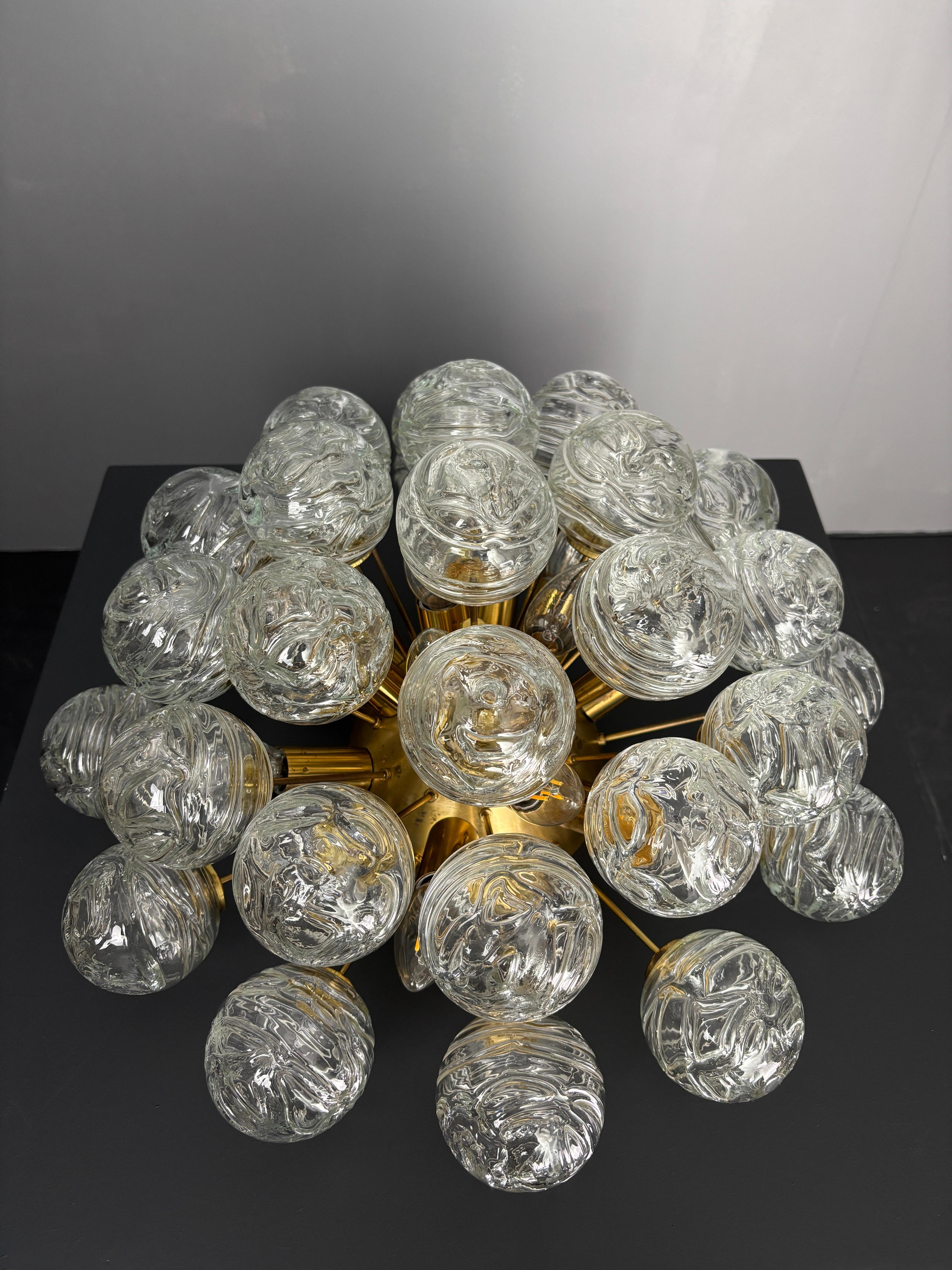 Sputnik-Schneekugel für Decke oder Wand aus Messing und Glas von Doria Leuchten im Zustand „Gut“ im Angebot in Zaandam, NL