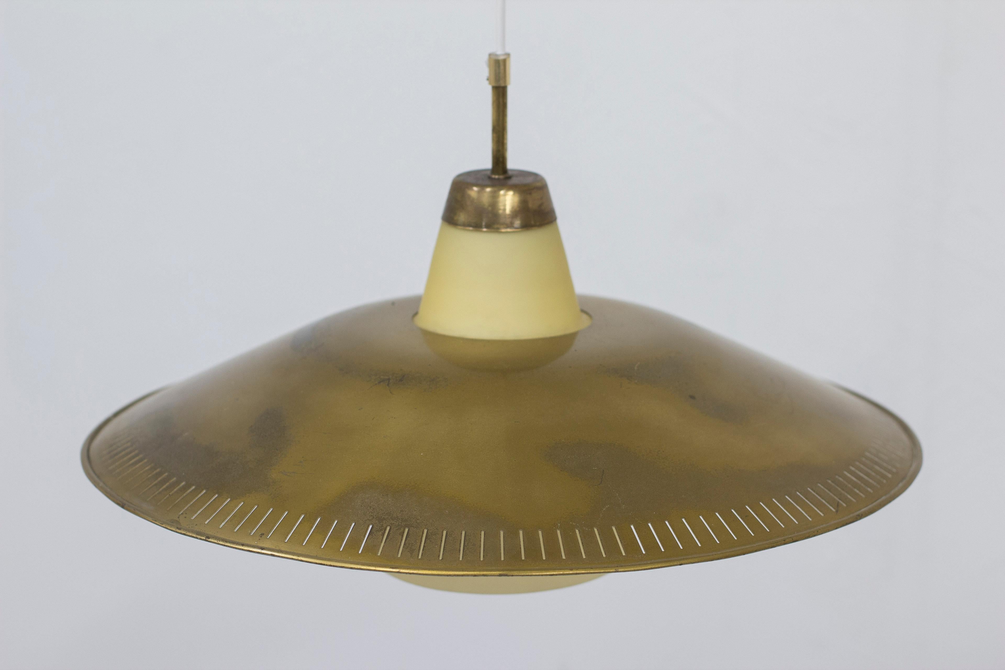 Mid-20th Century Ceiling pendant light in brass, glass by Harald Notini, Böhlmarks, Sweden, 1940s For Sale