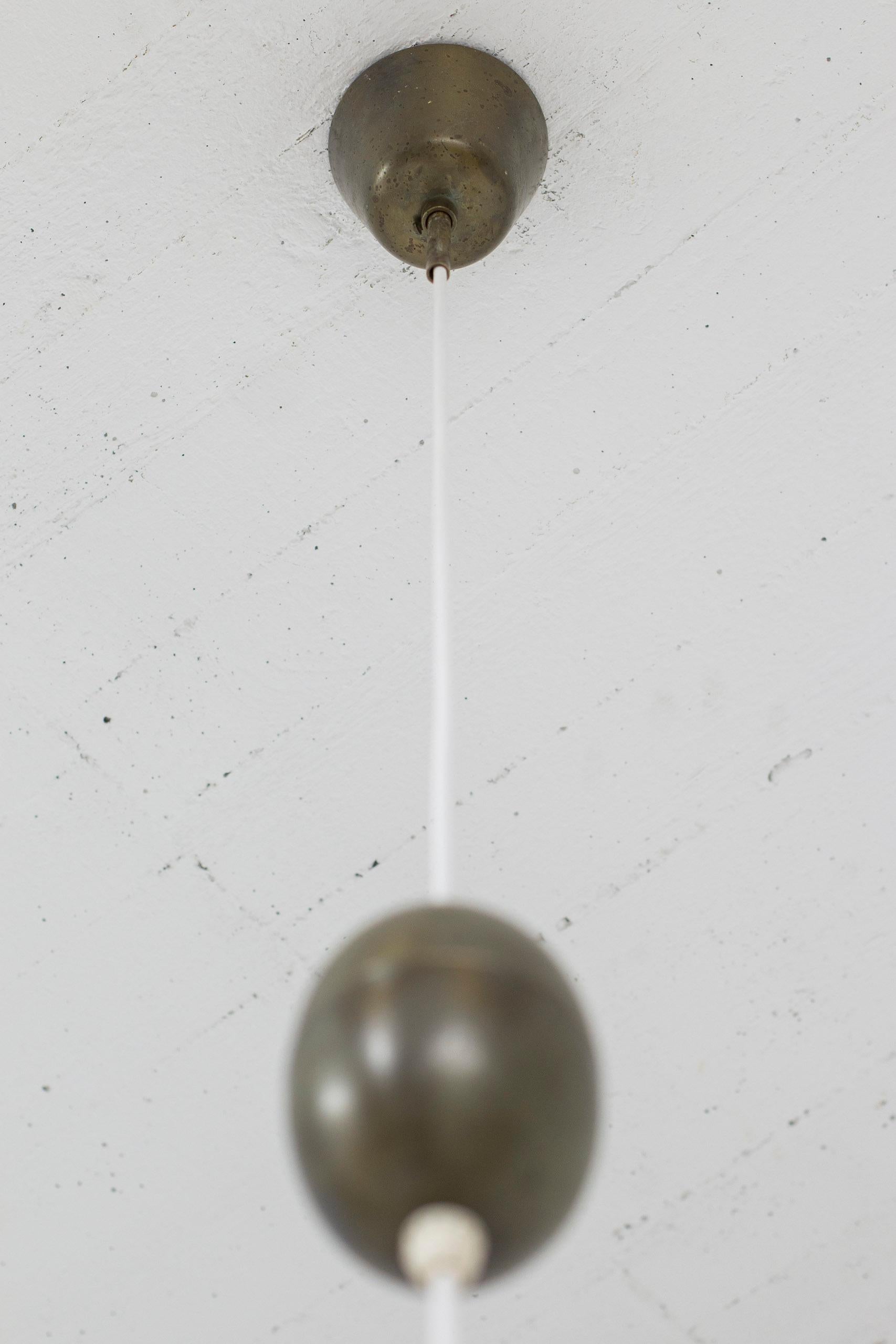 Ceiling pendant light in brass, glass by Harald Notini, Böhlmarks, Sweden, 1940s For Sale 2