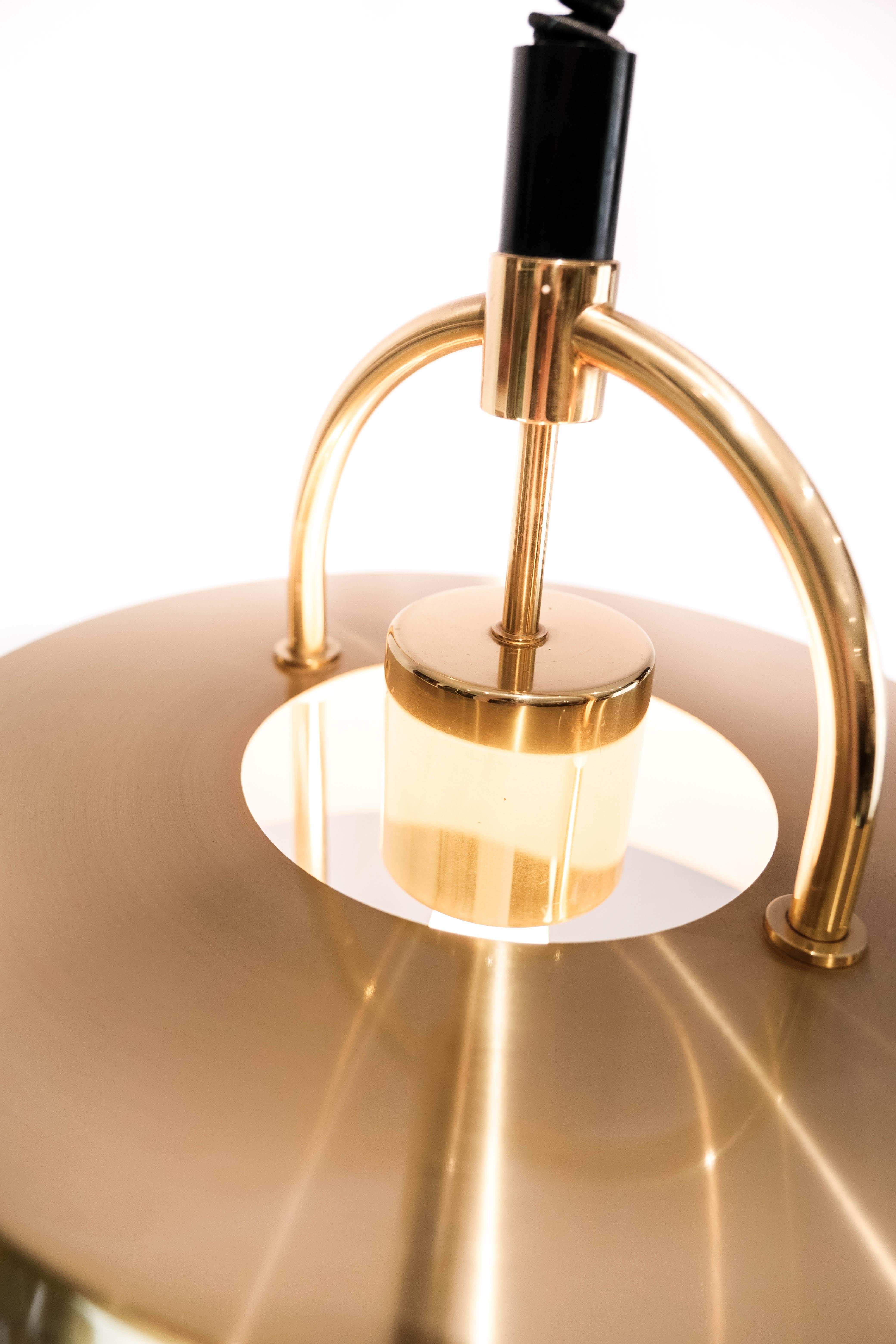Hängeleuchte, Modell Hercules, von Jo Hammerborg für Fog and Mørup aus den 1960er Jahren. Es ist eine Retro-Hängeleuchte, die schönes skandinavisches Design der Spitzenklasse widerspiegelt. Die Lampe ist die perfekte Dekolampe für über dem Esstisch.