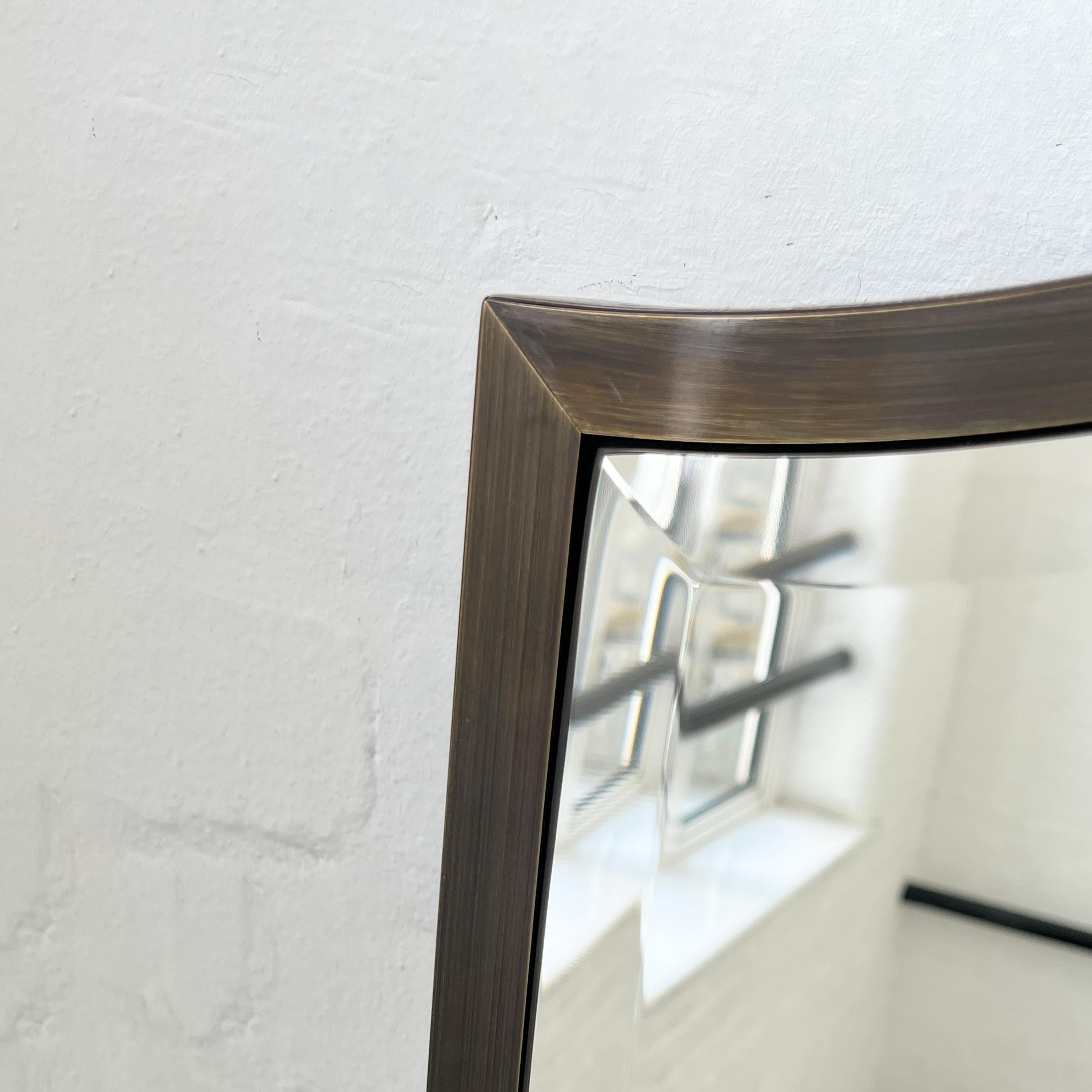 Britannico Specchio smussato d'epoca N.7 a forma libera sospeso a soffitto con cornice in bronzo patinato in vendita