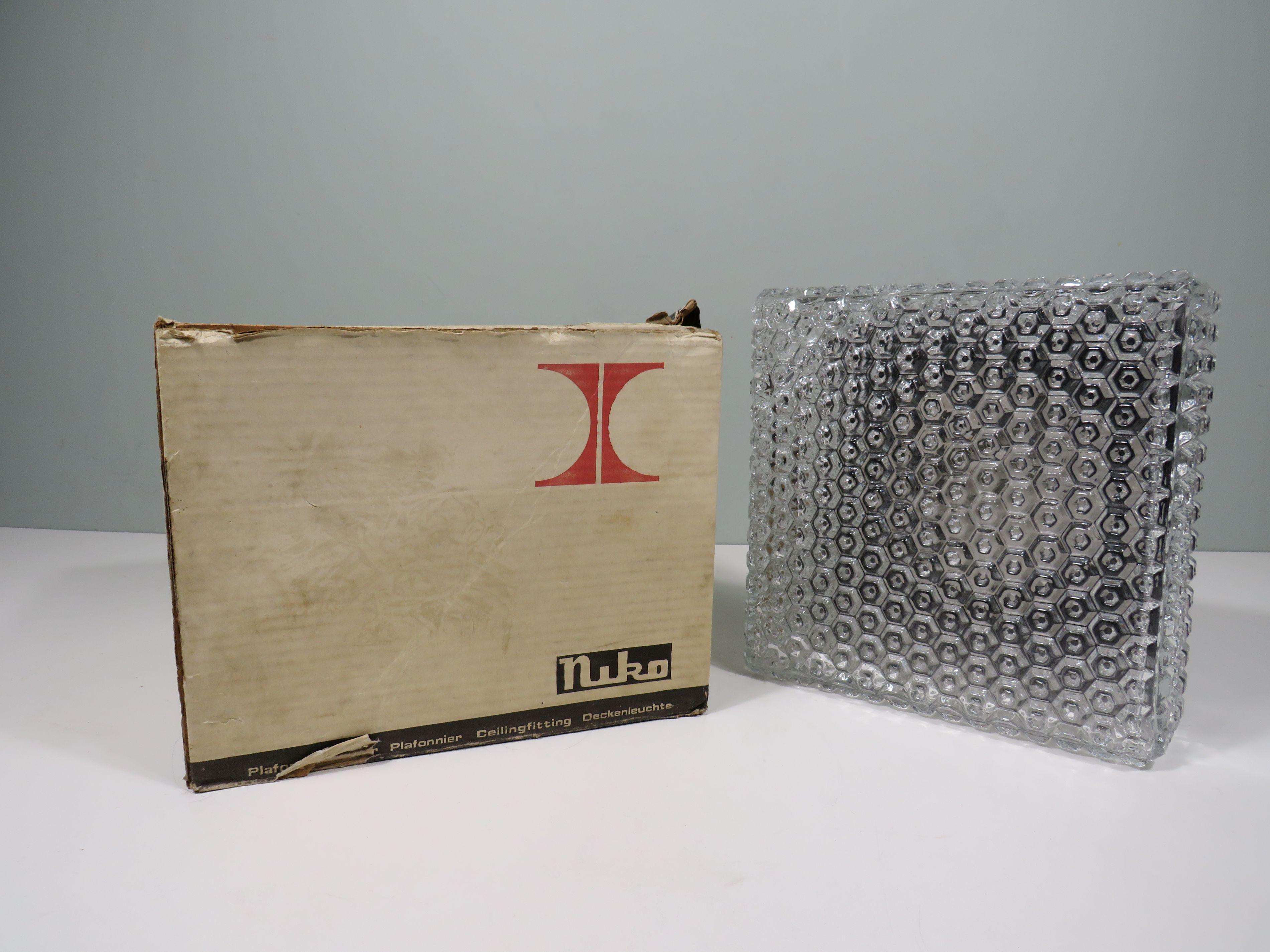 Mid-Century Modern Plafond/ mur  Lampe Niko, Belgique, années 1960 (ancien stock d'atelier) en vente