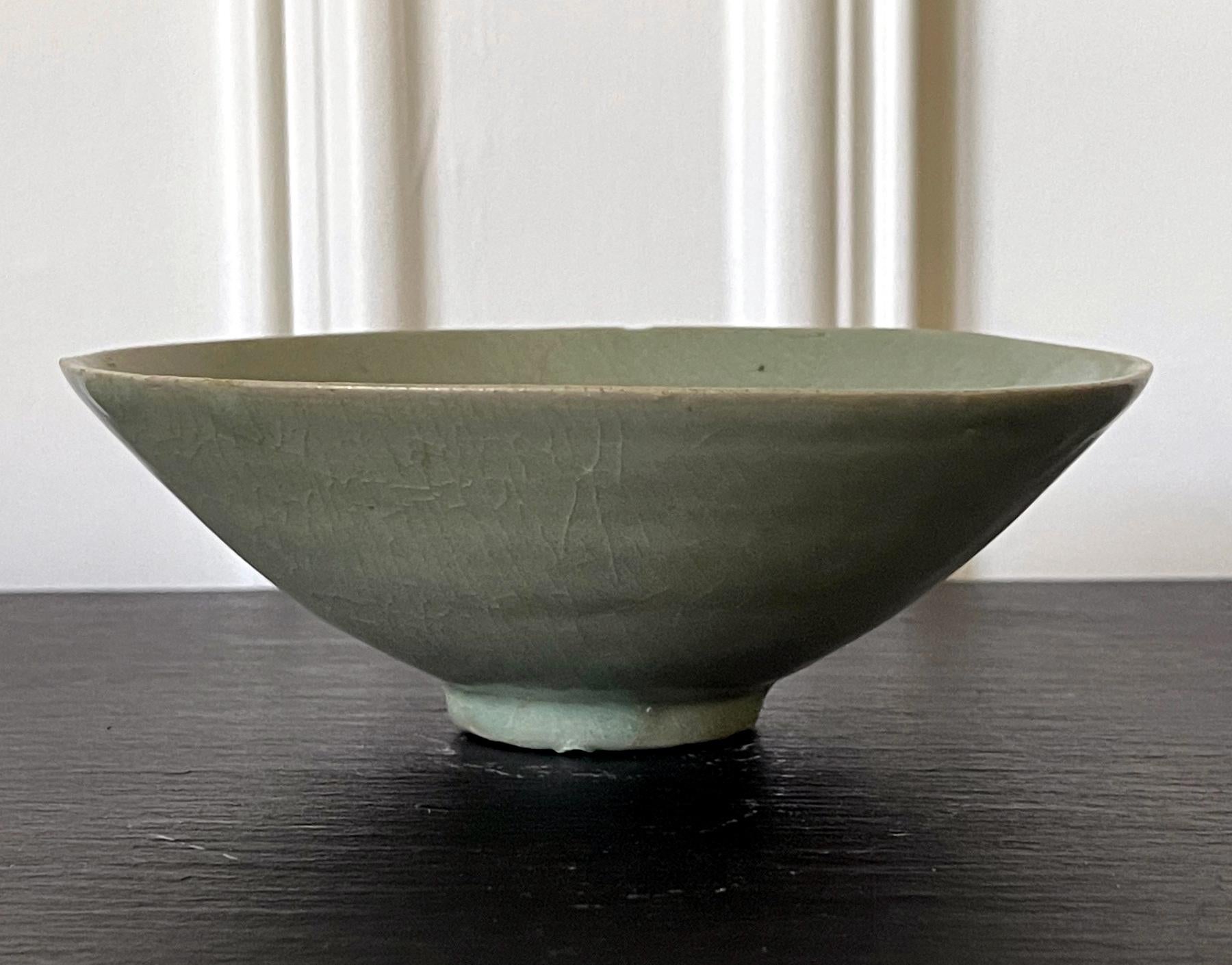 Archaistic Celadon Ceramic Tea Bowl Korean Goryeo Dynasty For Sale