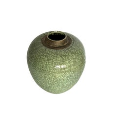 Petit vase à glaçure craquelée céladon, Chine, Contemporary