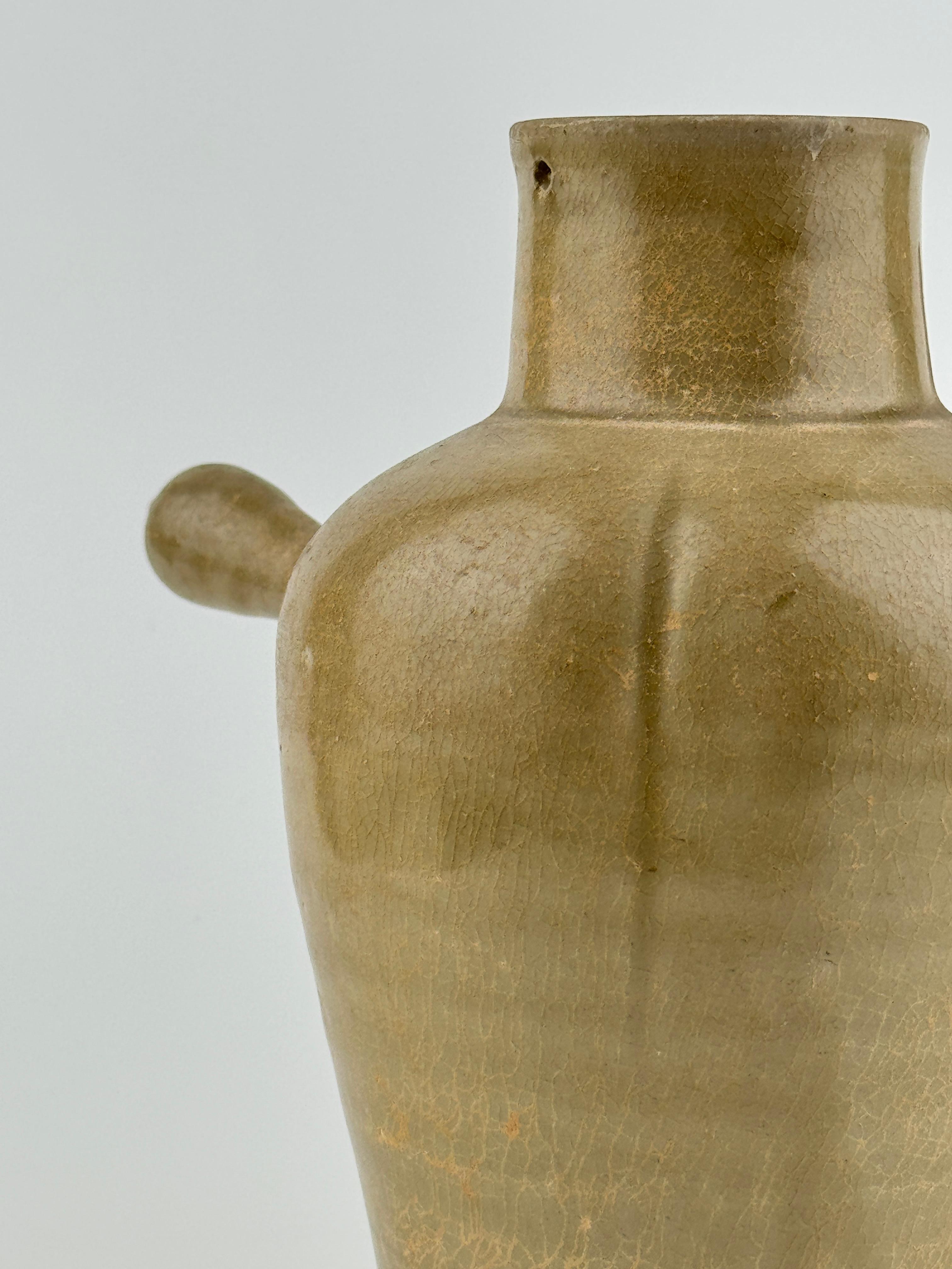 Celadon Ewer with Straight Handle, Tang to Northern Song Dynasty In Good Condition For Sale In seoul, KR