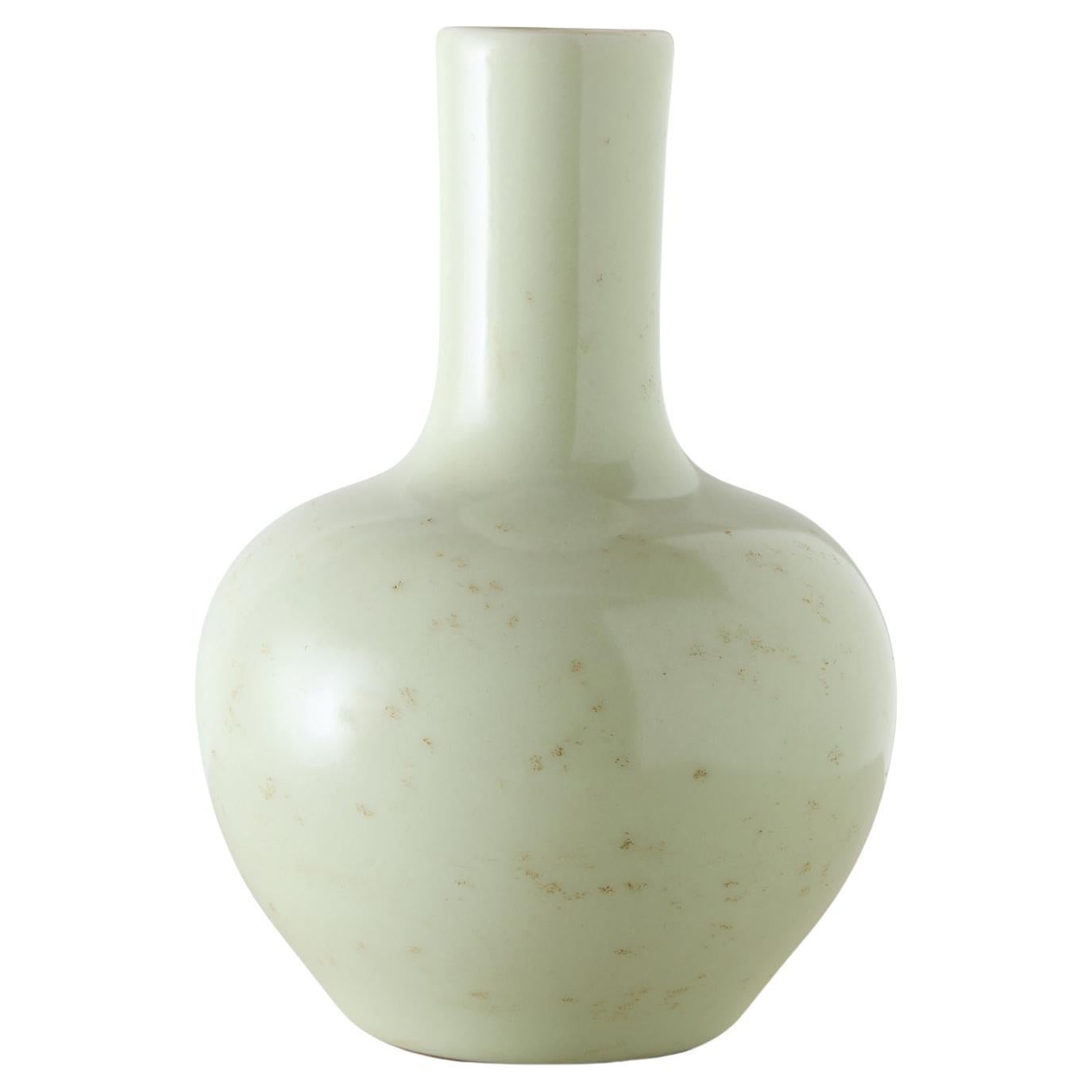 Celadon-Glasur Langhalsige Flaschenvase, 20. Jahrhundert im Angebot